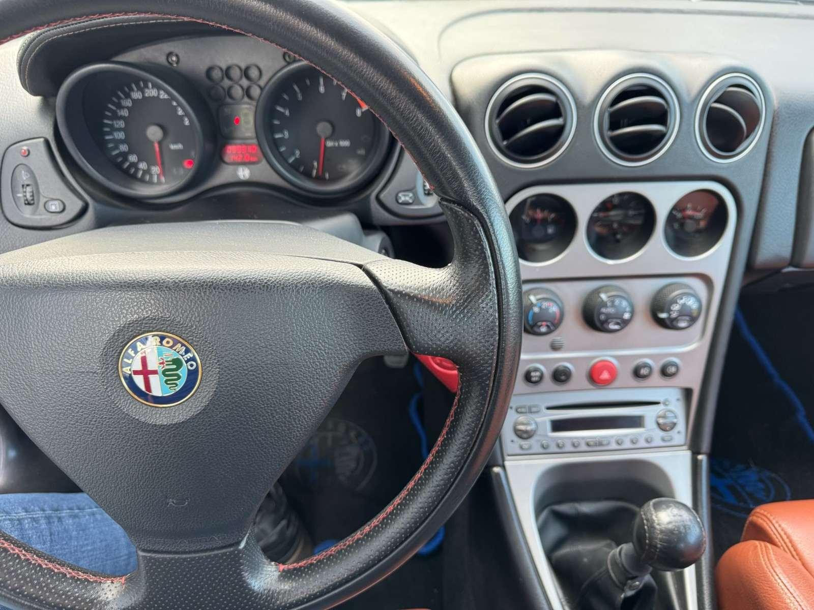 Alfa Romeo GTV - vue 1