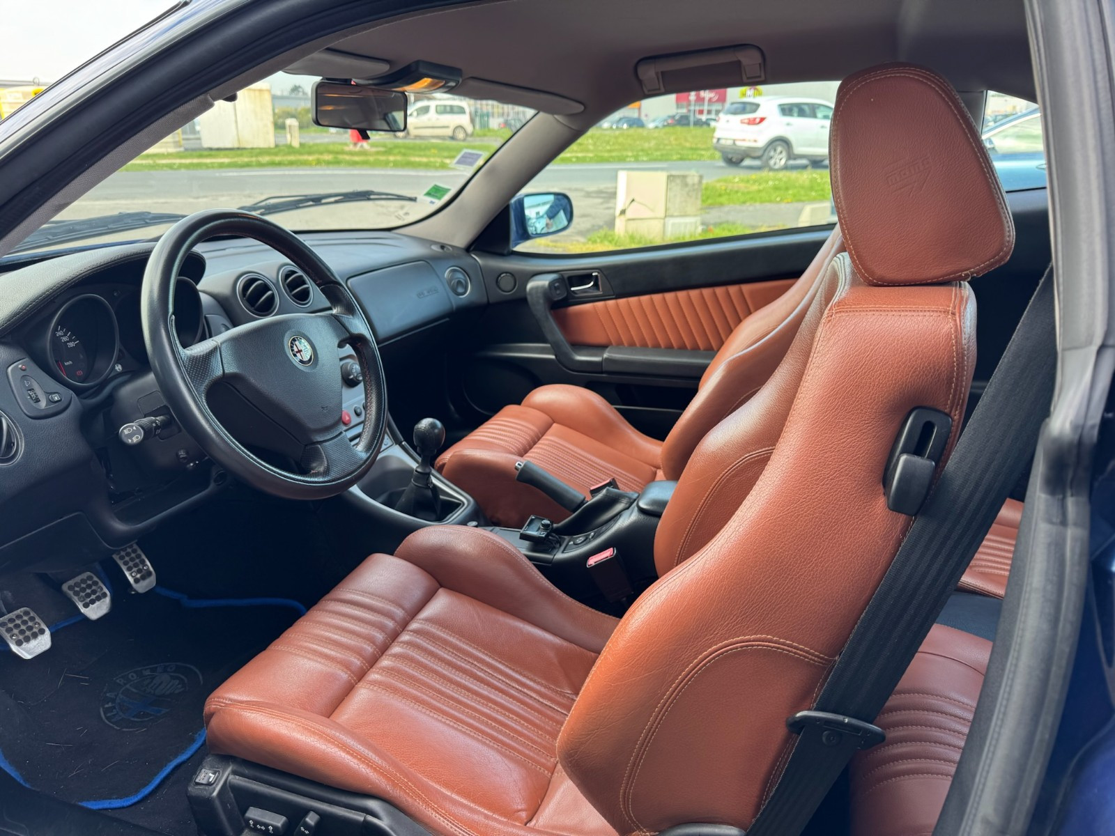 Alfa Romeo GTV - vue 1