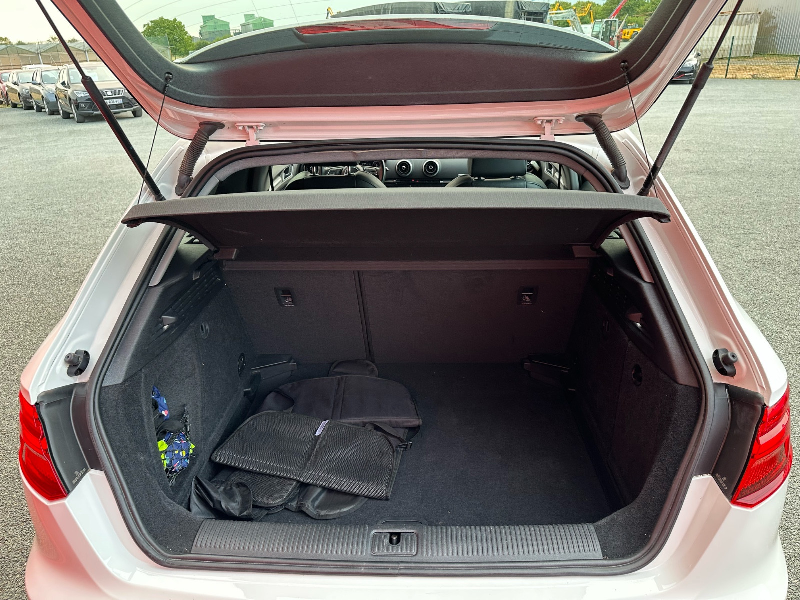 Audi A3 2.0 TDI 150 CH DESIGN LUXE – GARANTIE 12 MOIS — photo 11