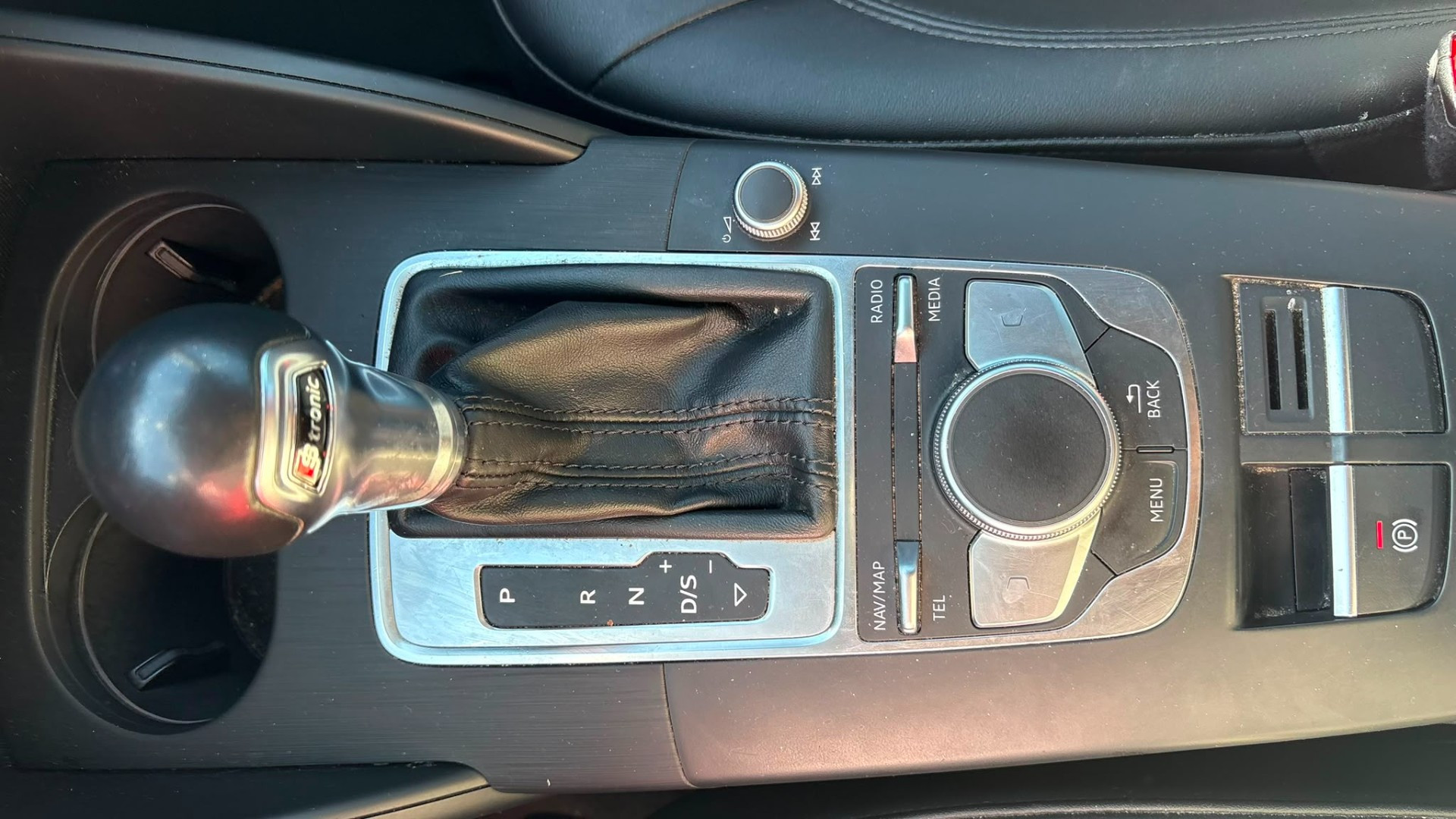 Audi A3 Sportback DESIGN LUXE 1.6 TDI 116 CV – GARANTIE 12 MOIS — photo 17