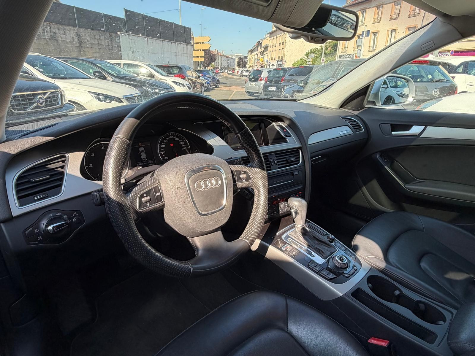 Audi A4 ALLROAD - vue 1