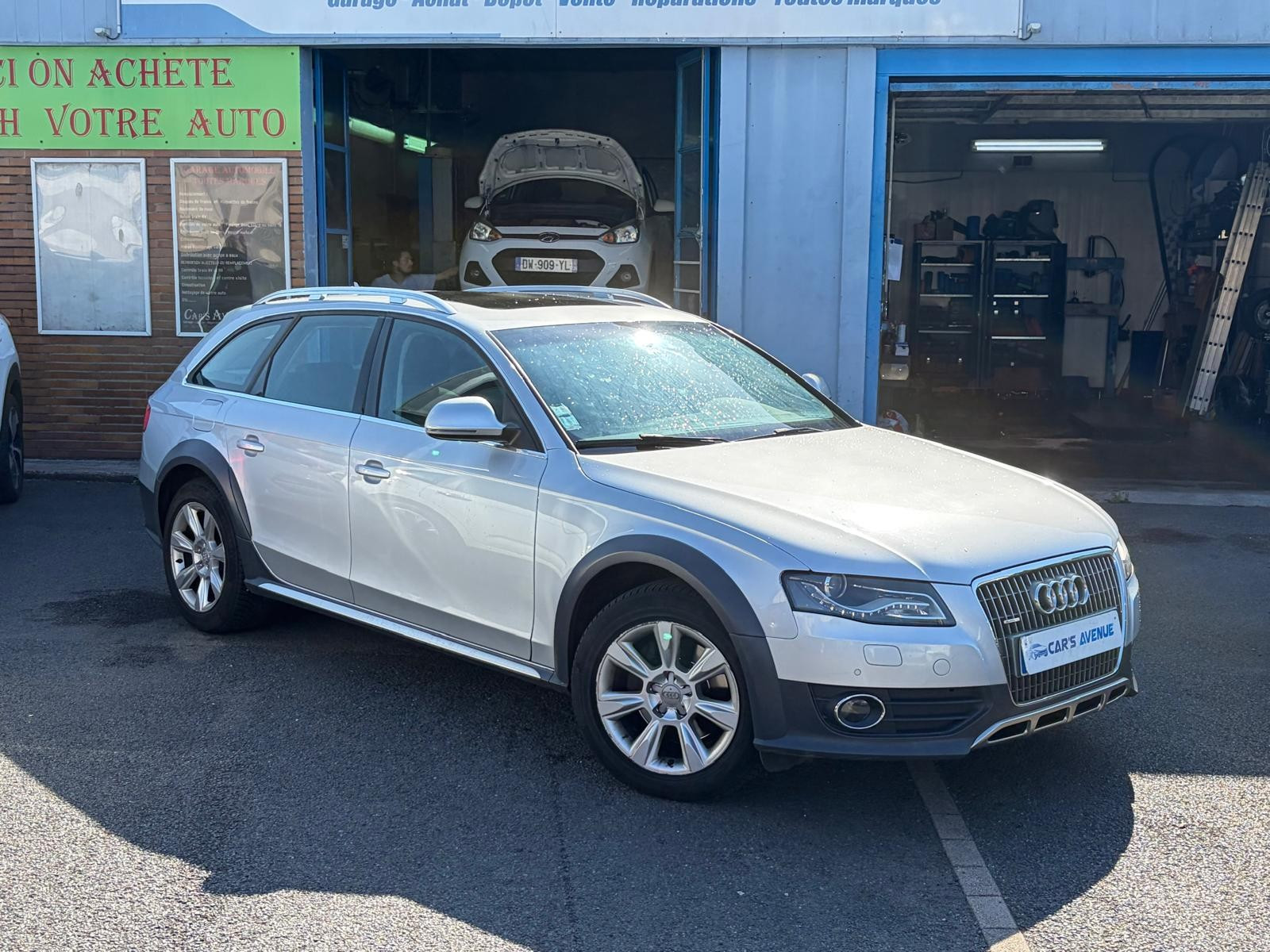 Audi A4 ALLROAD - vue 1