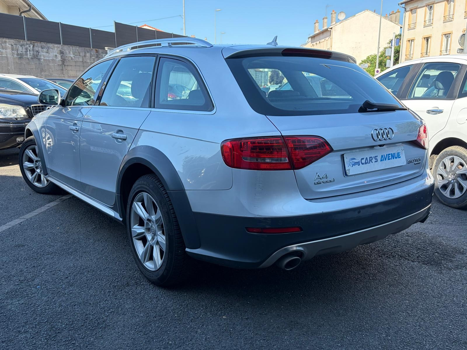 Audi A4 ALLROAD - vue 1