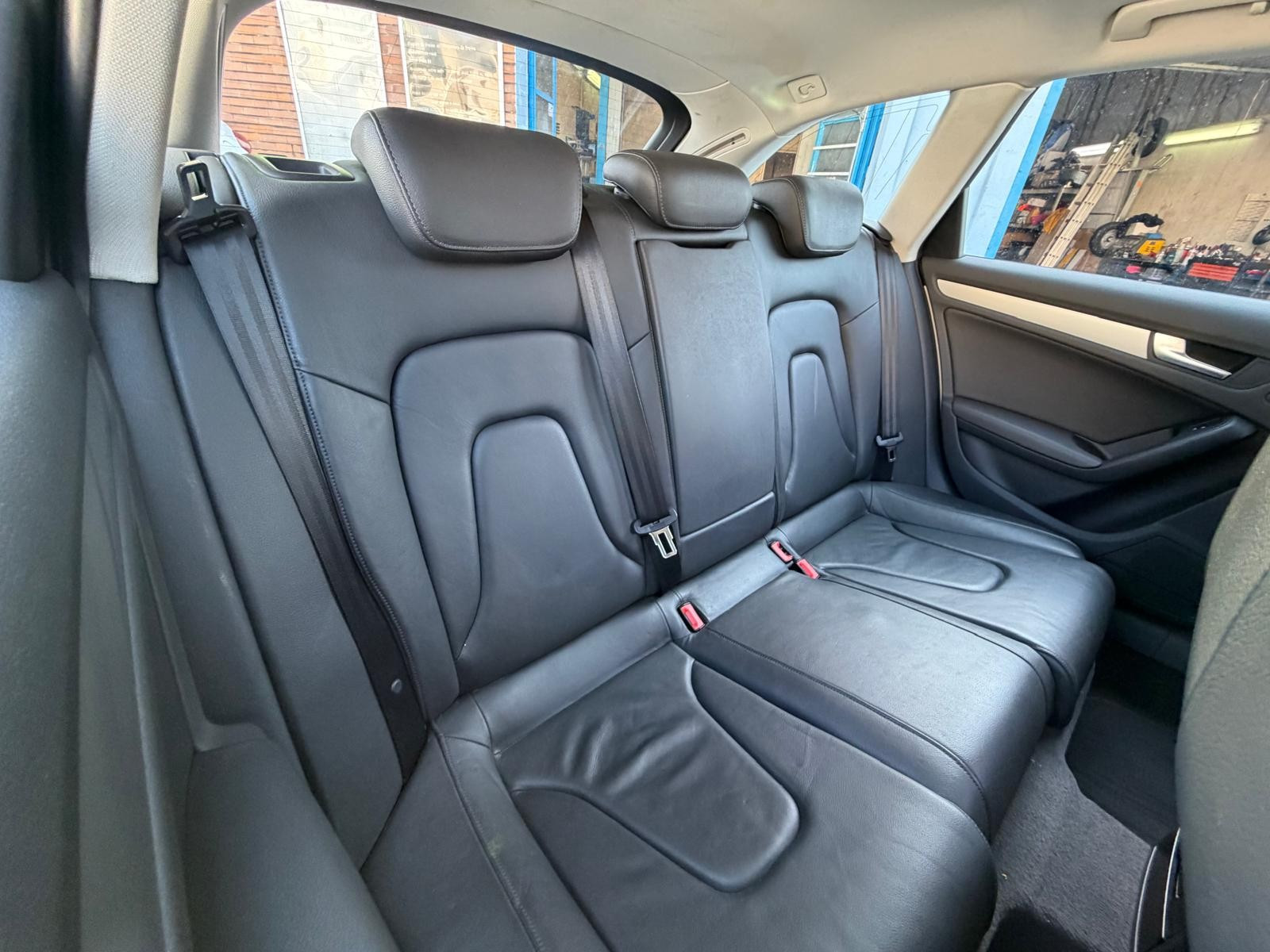 Audi A4 ALLROAD - vue 1