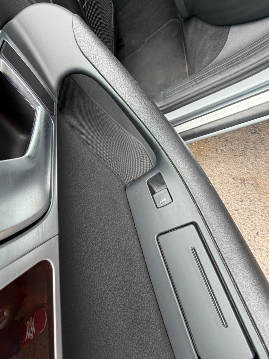 Audi A6 BERLINE - vue 1