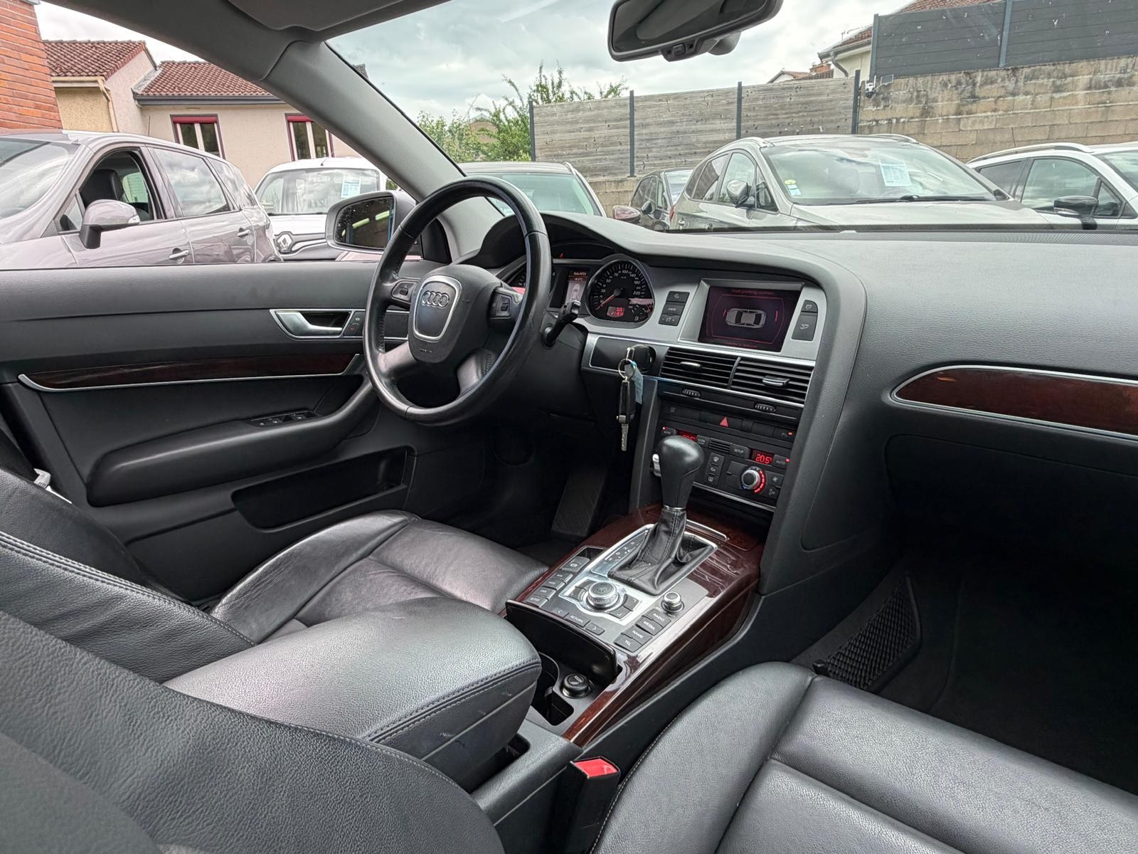 Audi A6 BERLINE - vue 1