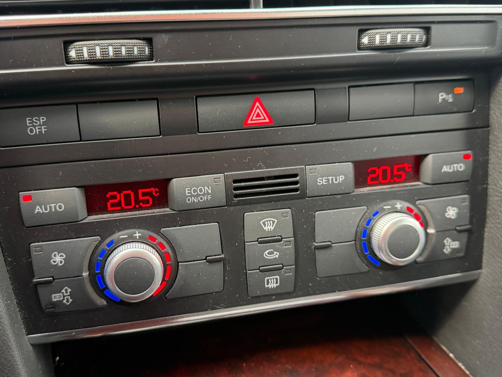 Audi A6 BERLINE - vue 1