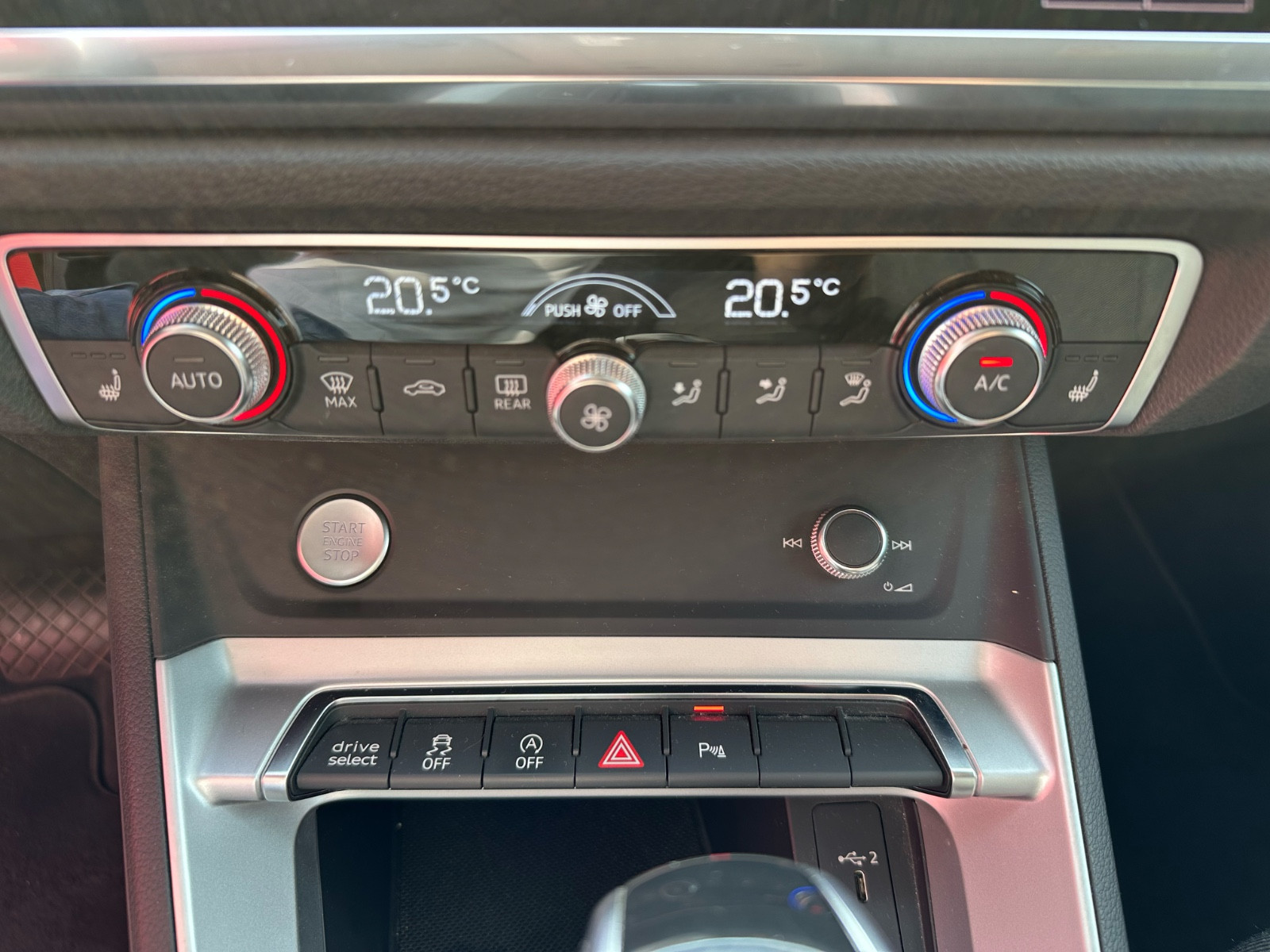 Audi Q3 2.0 TDI 150 CH S-LINE – GARANTIE 12 MOIS — photo 28