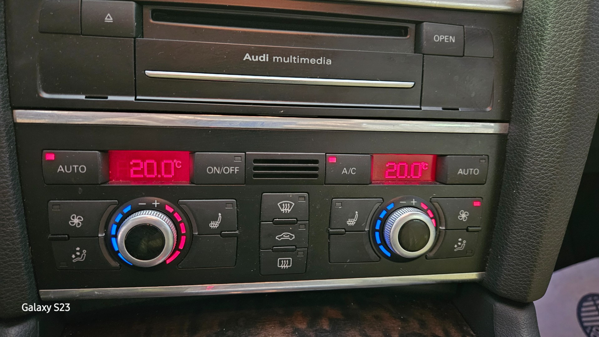 Audi Q7 - vue 1