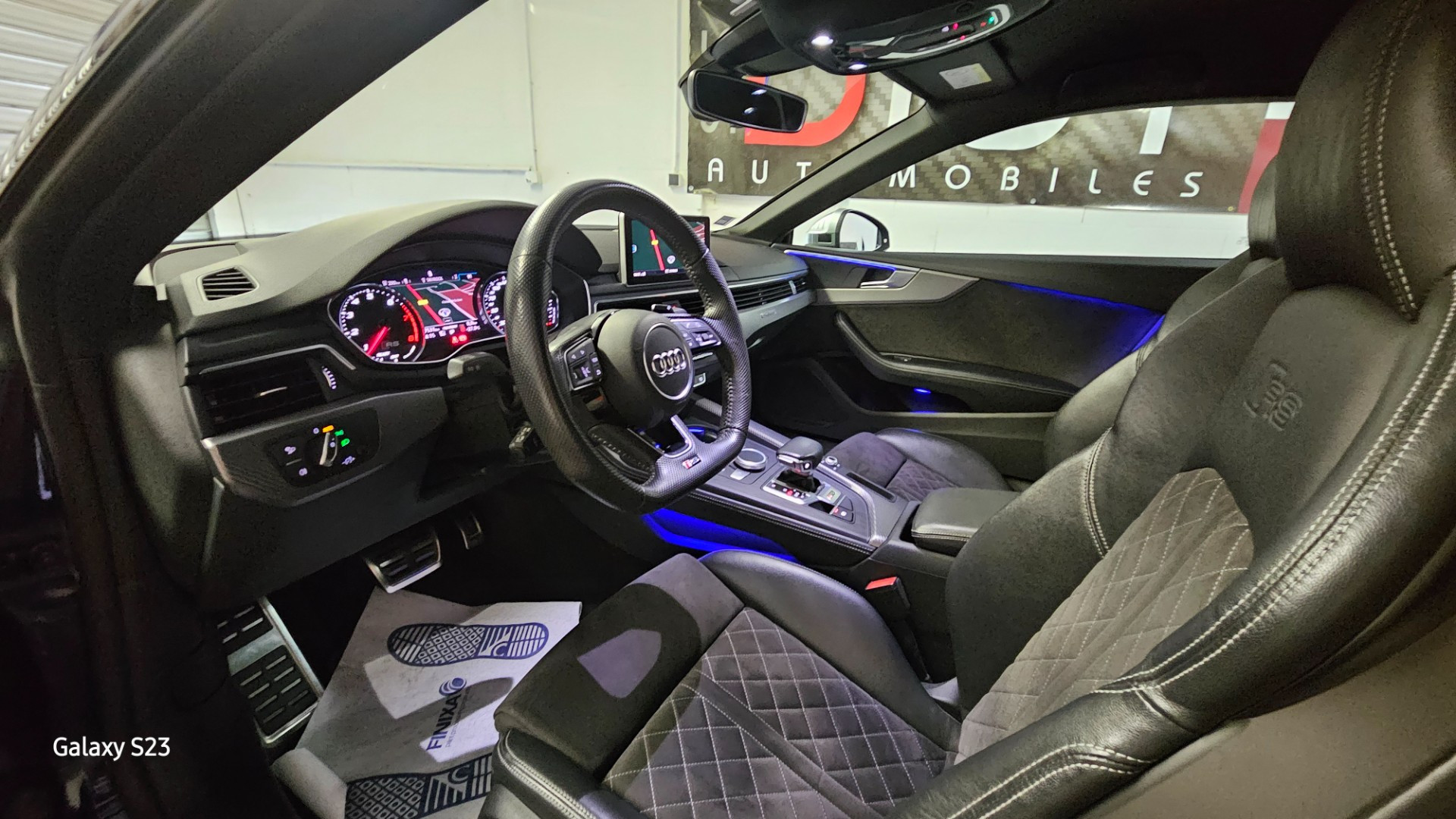 Audi RS5 - vue 1