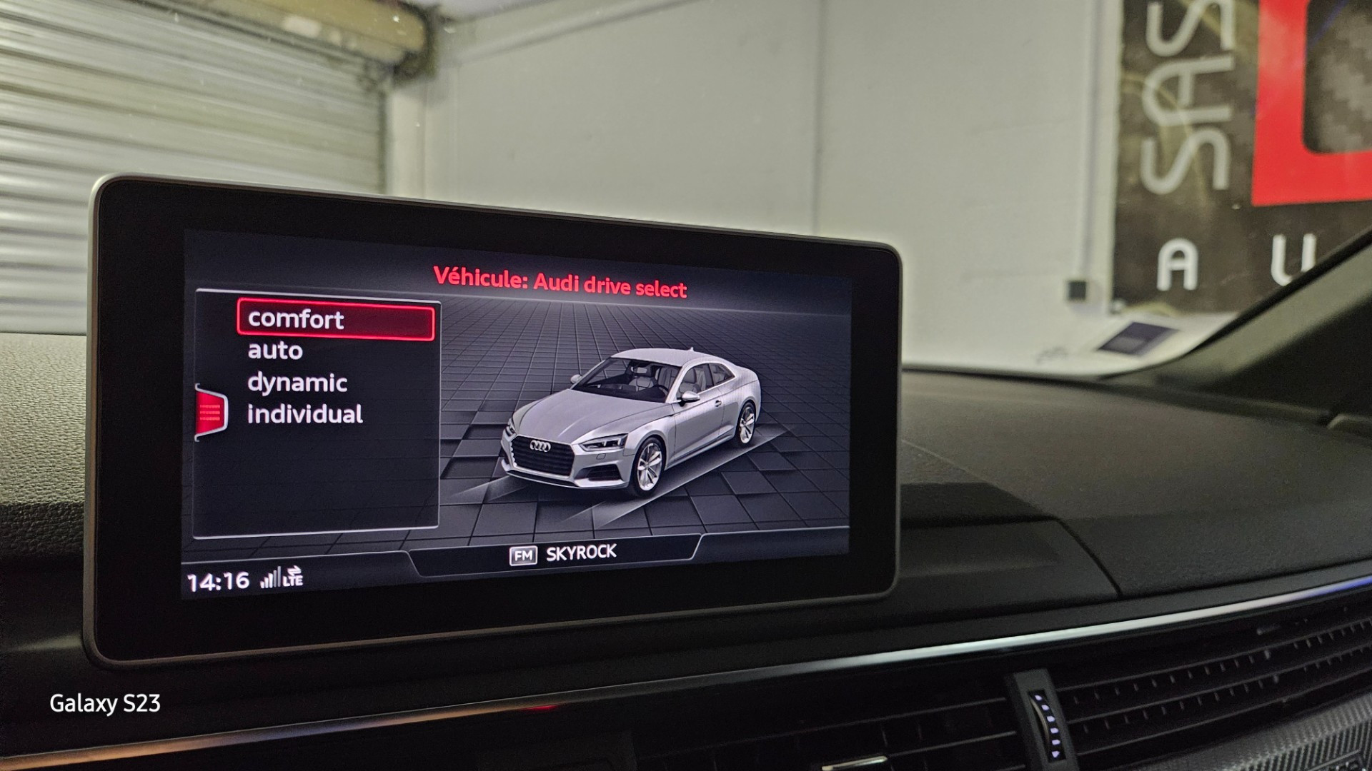 Audi RS5 - vue 1