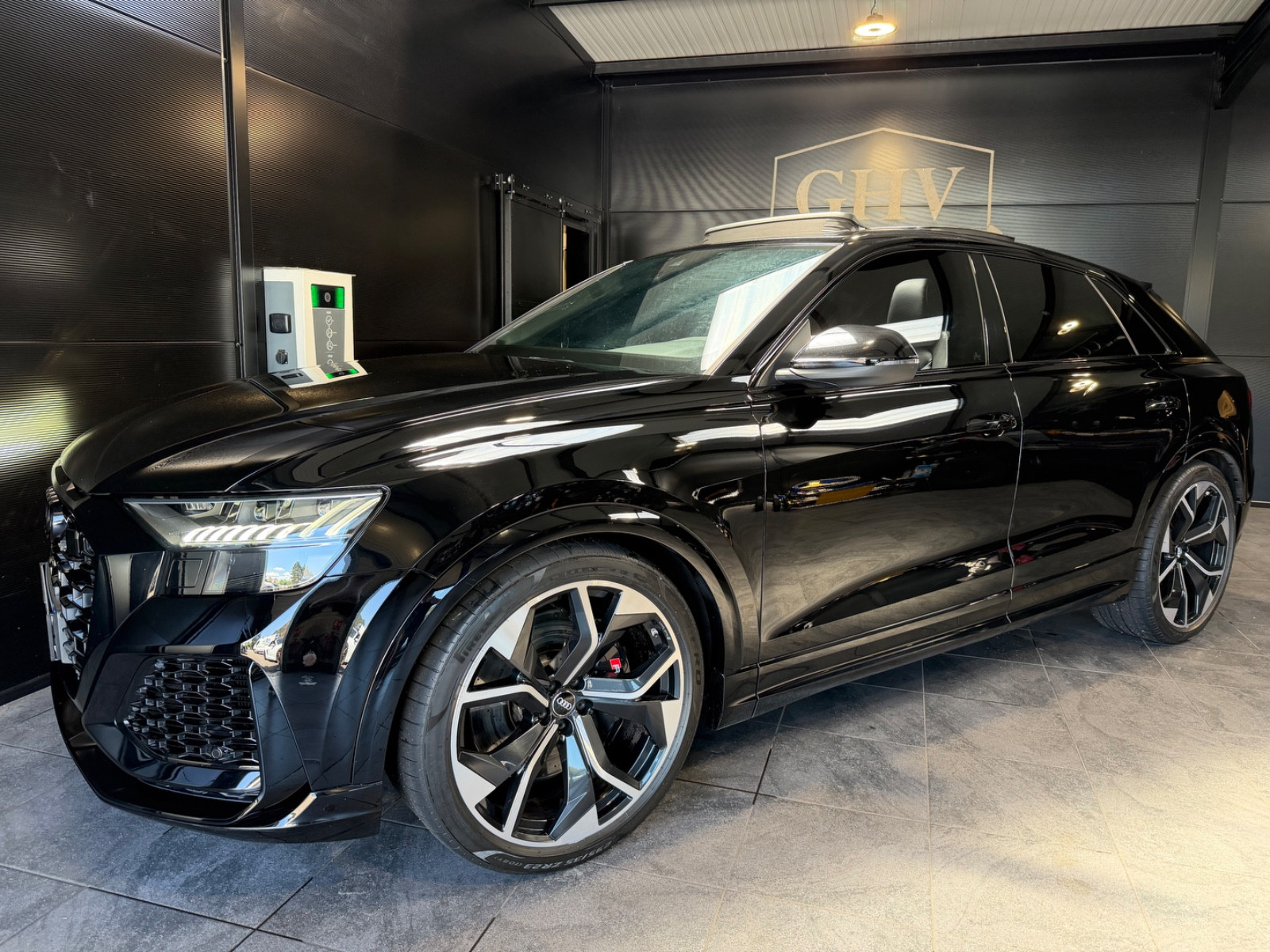 Audi RSQ8