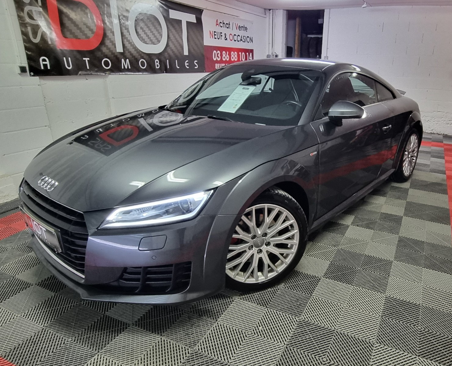 Audi TT COUPE