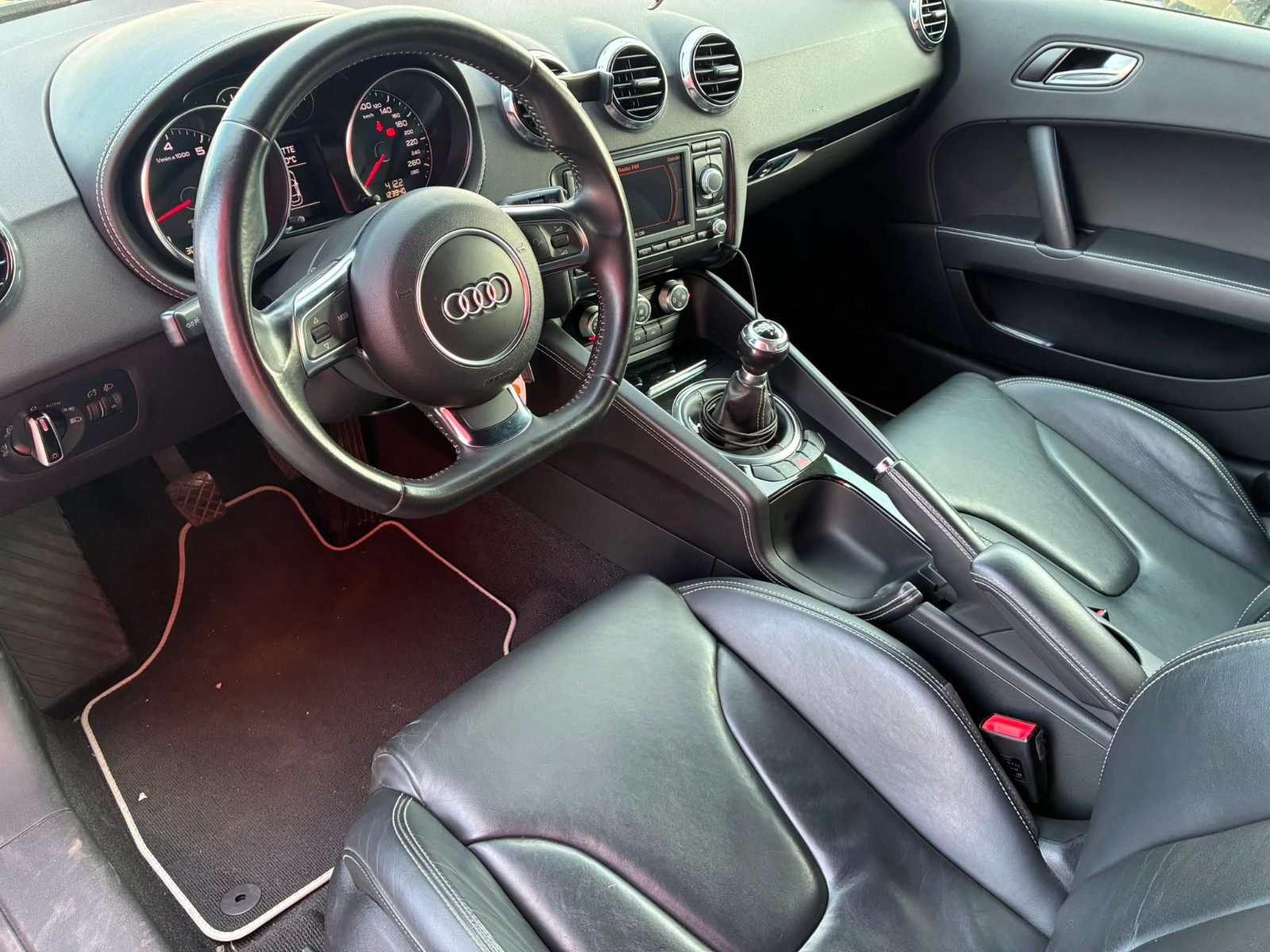 Audi TT Coupé Black Edition Noir Fantôme 1.8 TFSI 160cv – GARANTIE 12 MOIS — photo 14