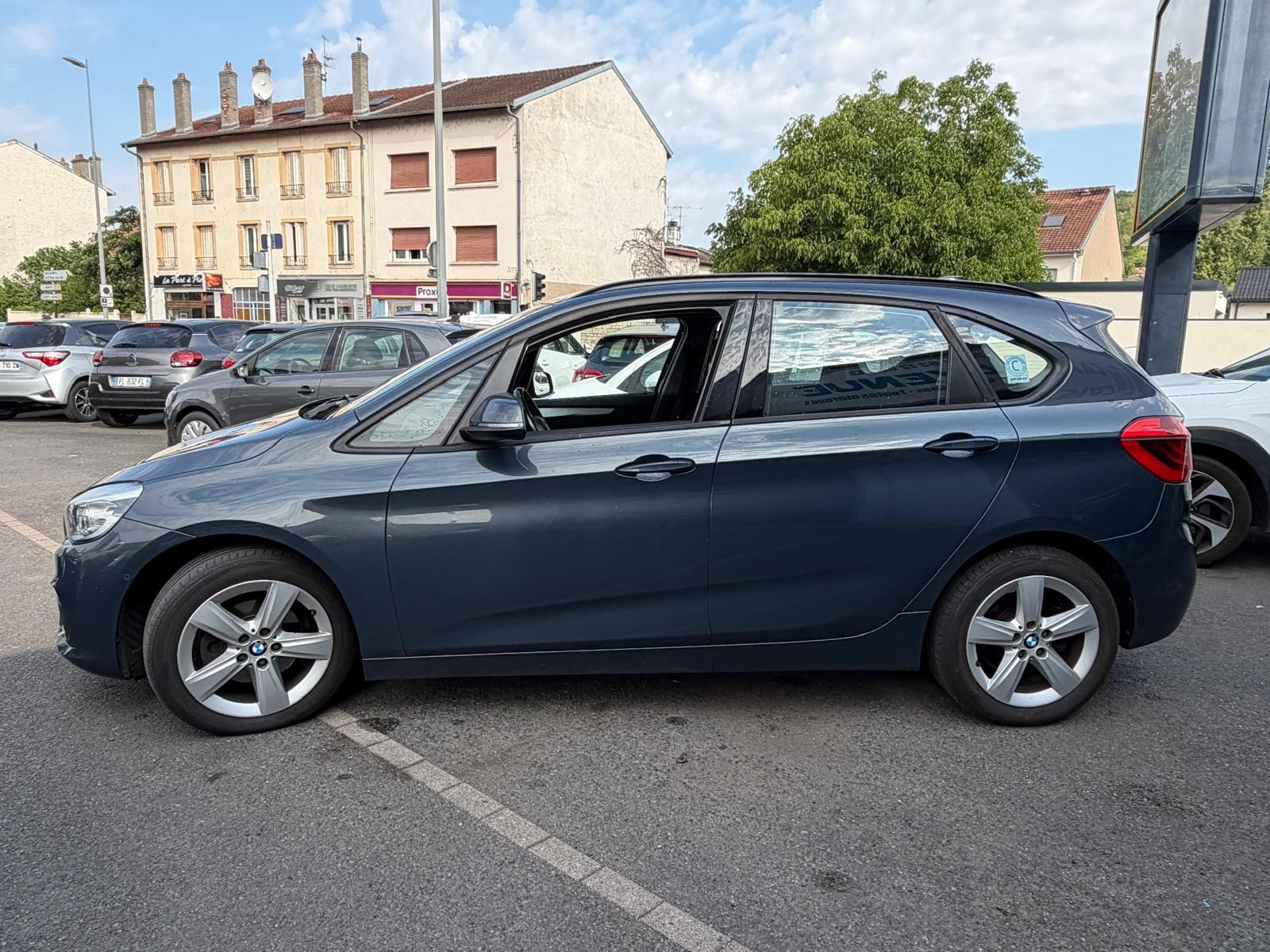 B.M.W. 2 Active Tourer - vue 1