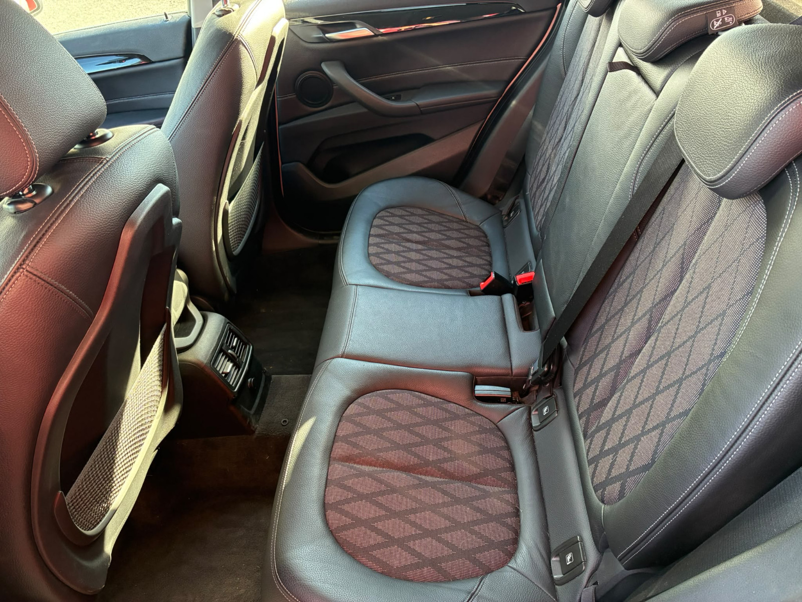 BMW X1 SDRIVE18 d xLine Sport 2.0d Steptronic 150 cv Boîte auto – GARANTIE 12 MOIS — photo 19