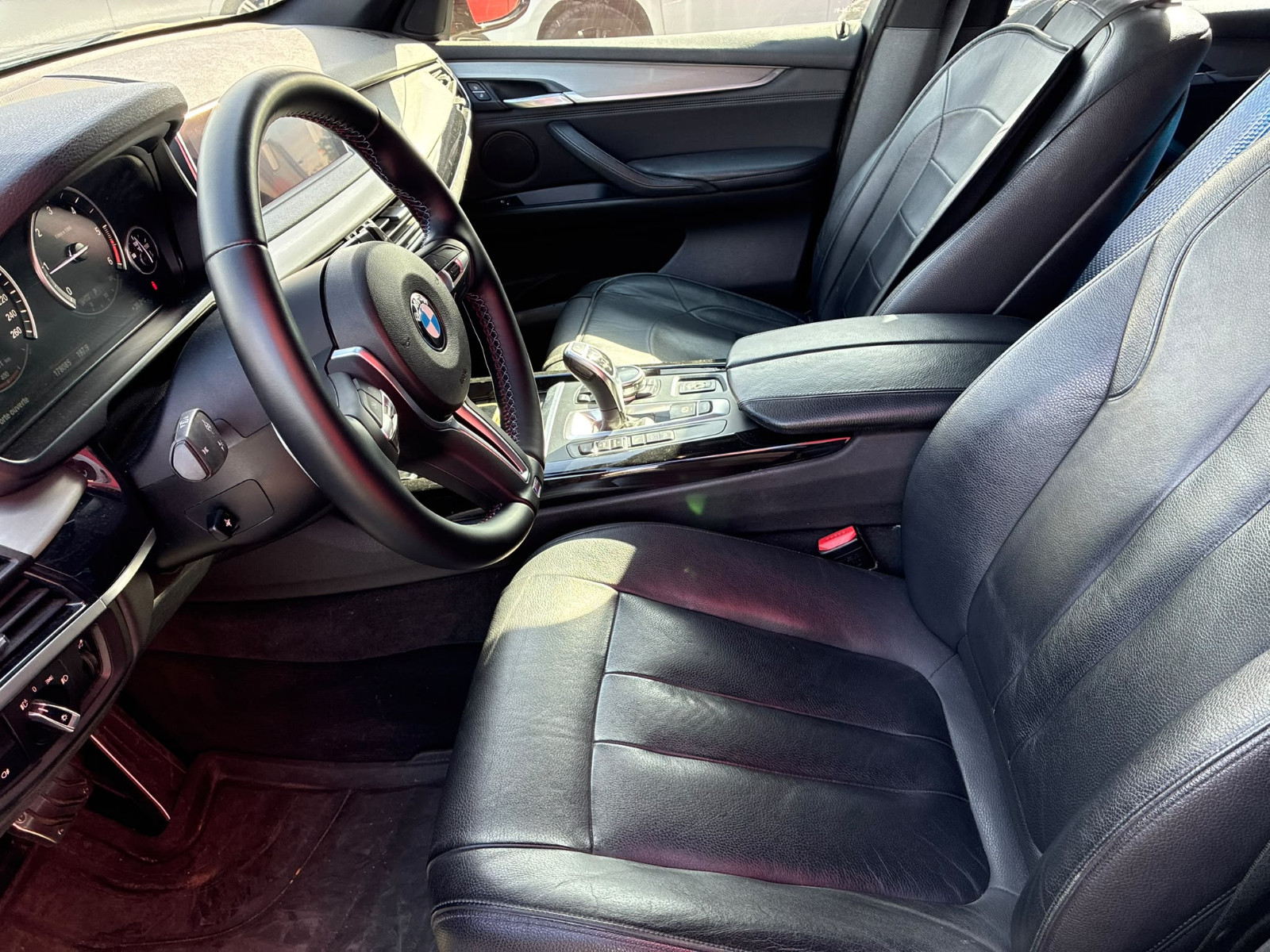 BMW X5 sDrive25d 2.0L 218cv Lounge Sport Pack M – SUIVI BMW – GARANTIE 12 MOIS — photo 11