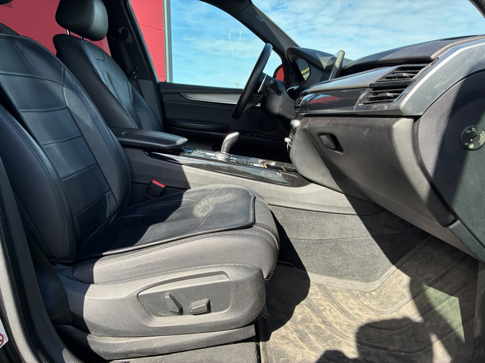 BMW X5 sDrive25d 2.0L 218cv Lounge Sport Pack M – SUIVI BMW – GARANTIE 12 MOIS — photo 14