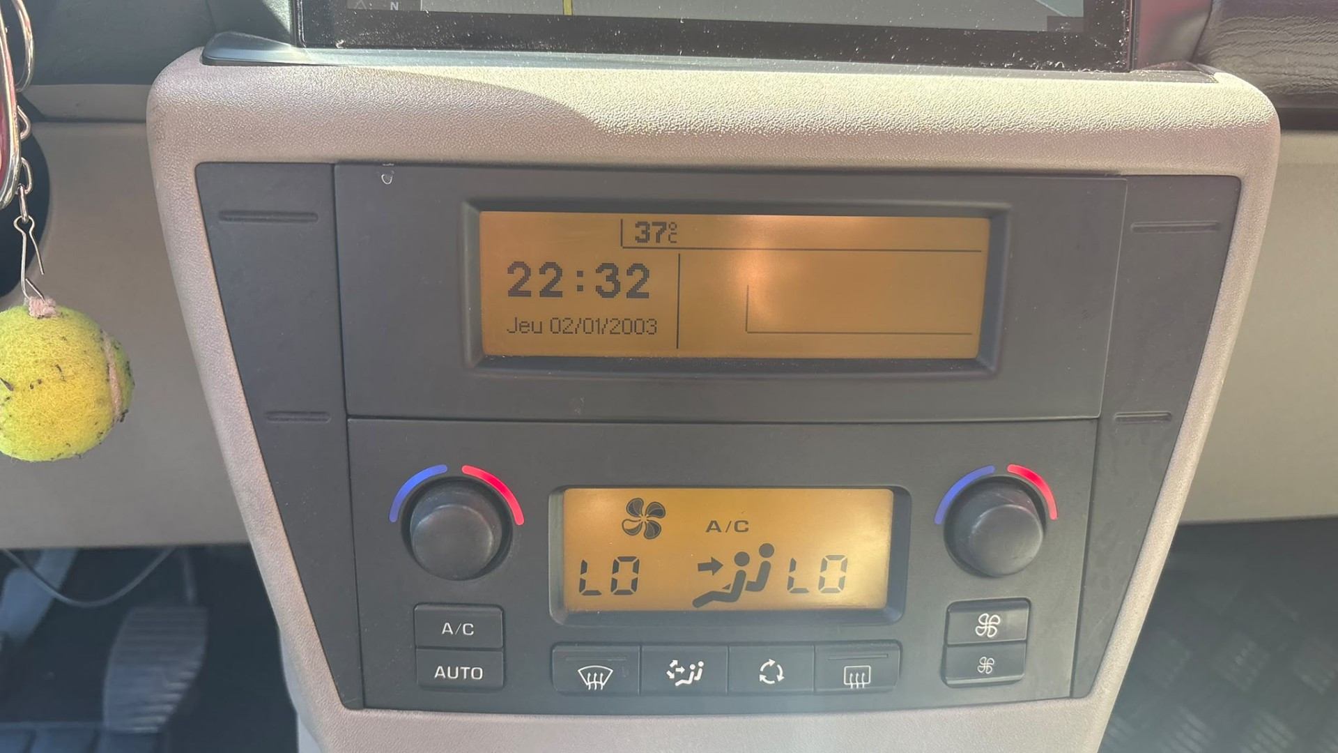 Citroën C4 1.6 HDI 90 CV CARPLAY – ATTELAGE – GARANTIE 12 MOIS — photo 17