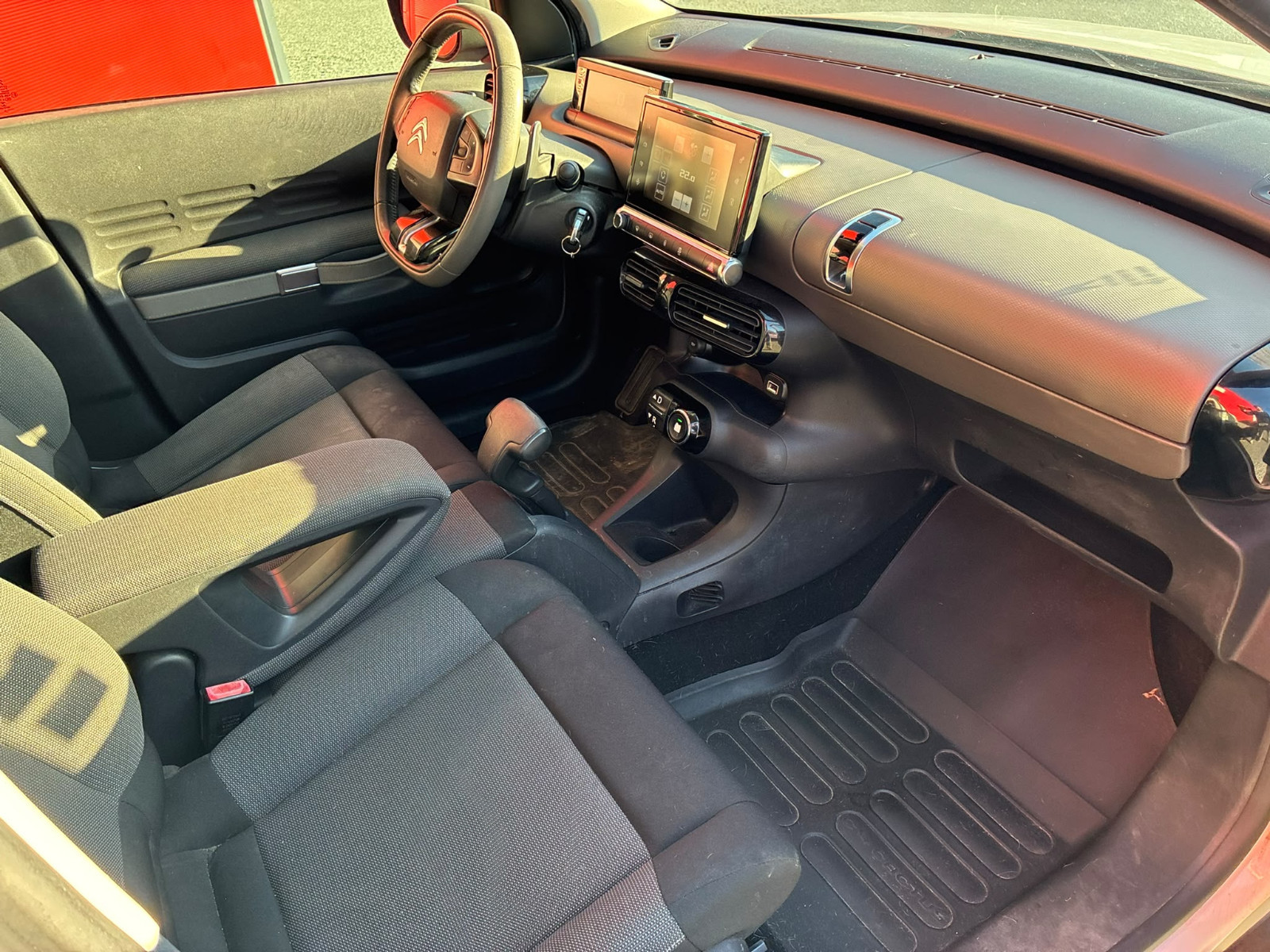 Citroën C4 CACTUS 1.6L BlueHDi 100ch Shine Edition ETG6 – Distribution OK – ATTELAGE – GARANTIE 12 MOIS — photo 16