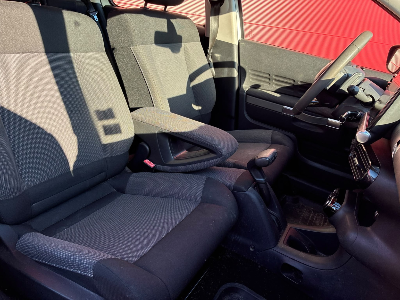 Citroën C4 CACTUS 1.6L BlueHDi 100ch Shine Edition ETG6 – Distribution OK – ATTELAGE – GARANTIE 12 MOIS — photo 17