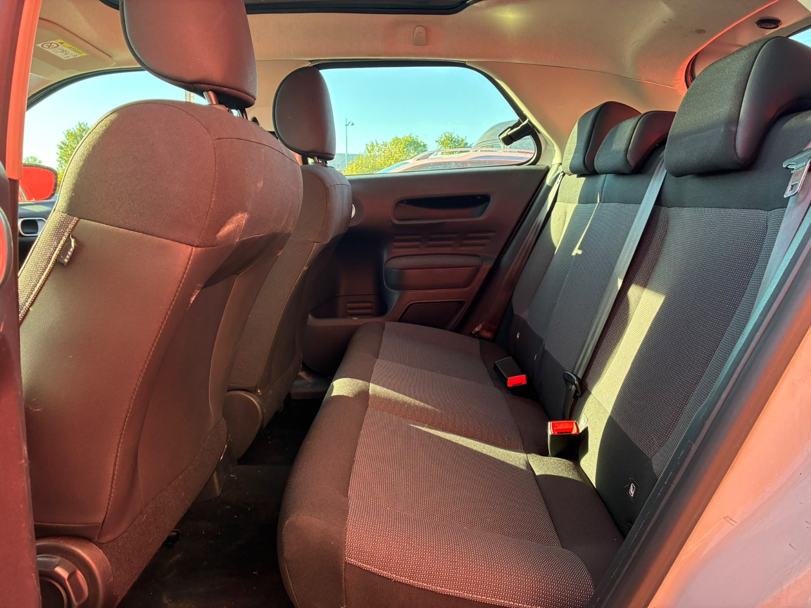 Citroën C4 CACTUS 1.6L BlueHDi 100ch Shine Edition ETG6 – Distribution OK – ATTELAGE – GARANTIE 12 MOIS — photo 18