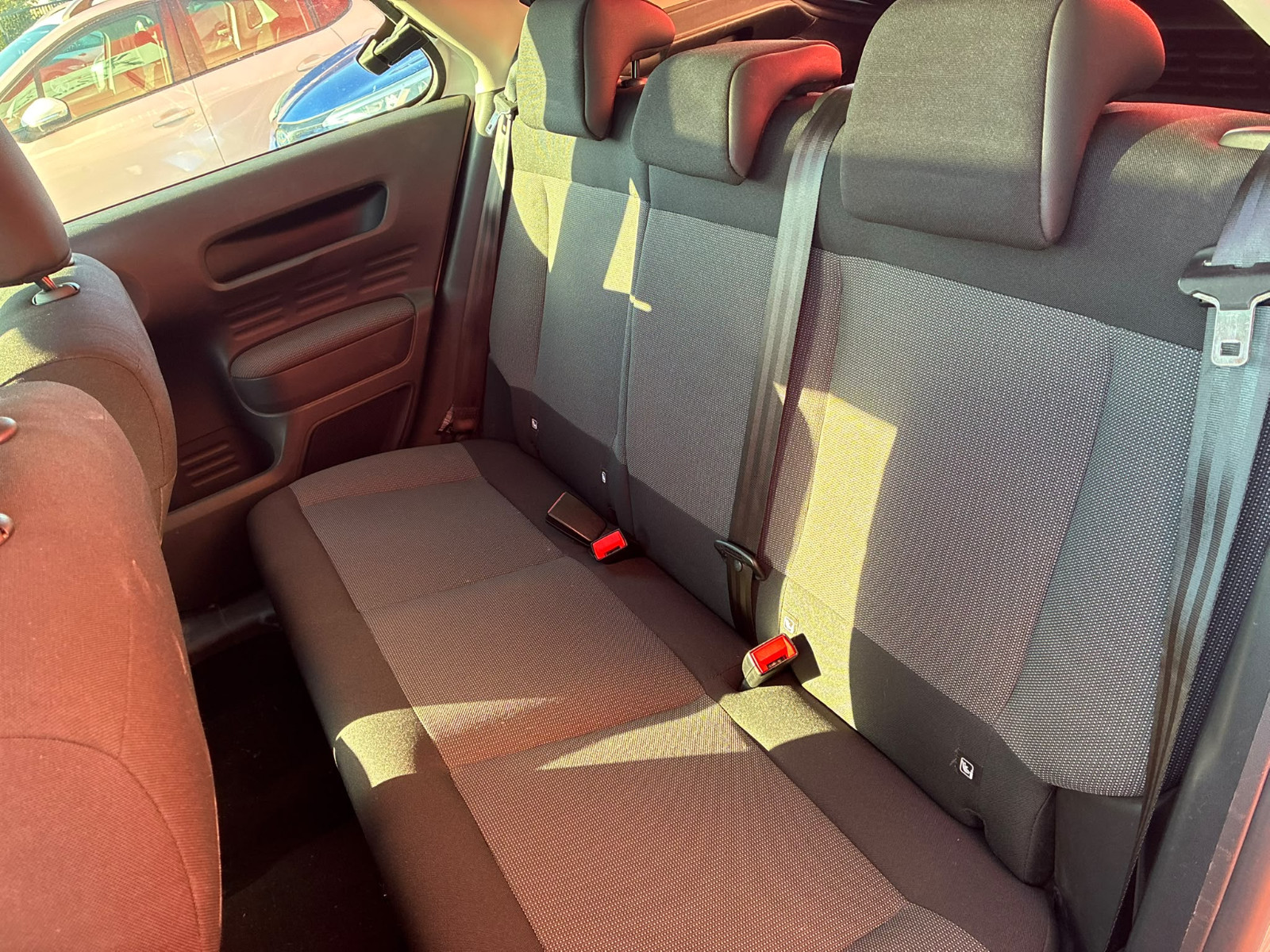Citroën C4 CACTUS 1.6L BlueHDi 100ch Shine Edition ETG6 – Distribution OK – ATTELAGE – GARANTIE 12 MOIS — photo 20