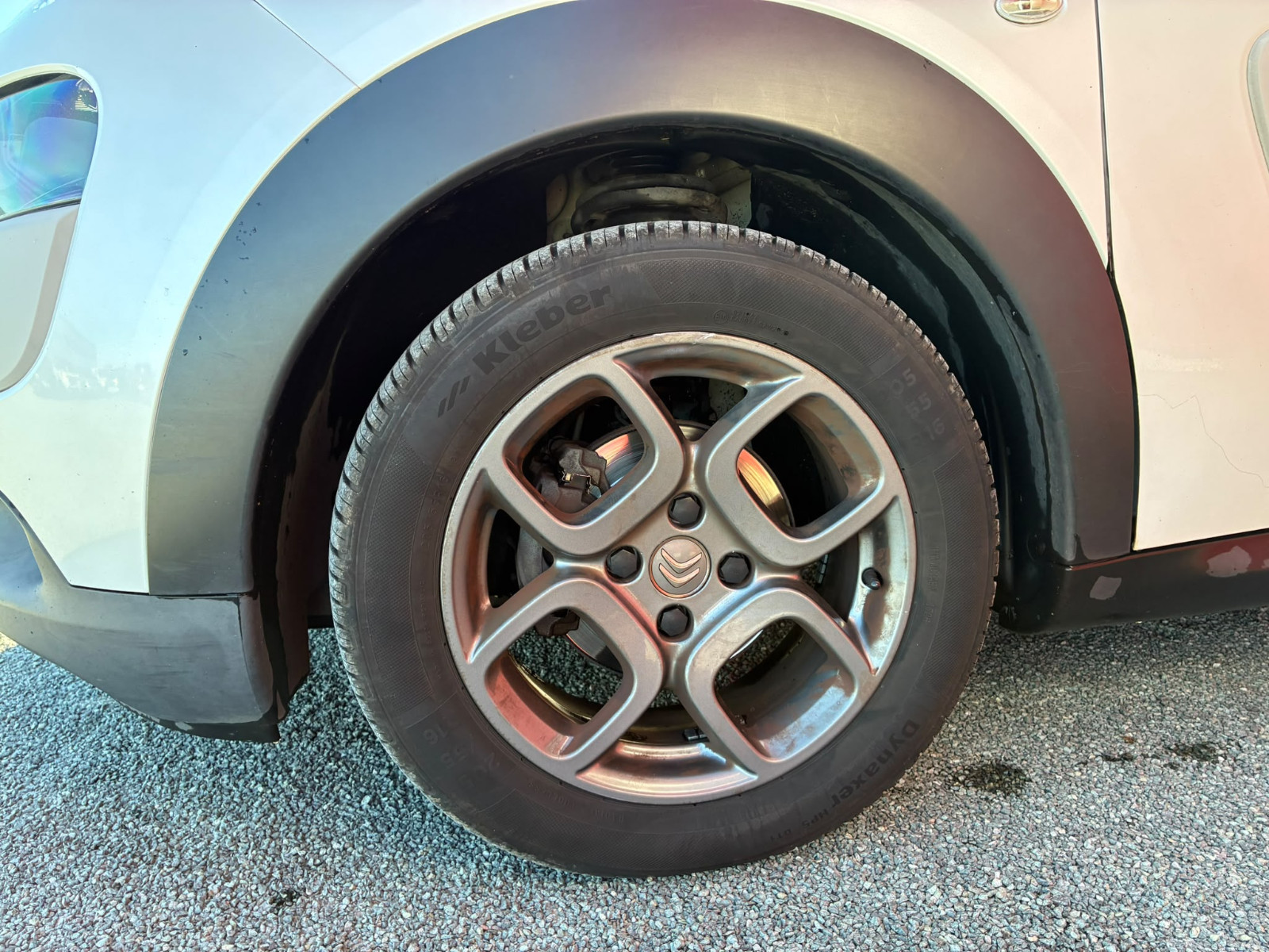 Citroën C4 CACTUS 1.6L BlueHDi 100ch Shine Edition ETG6 – Distribution OK – ATTELAGE – GARANTIE 12 MOIS — photo 31