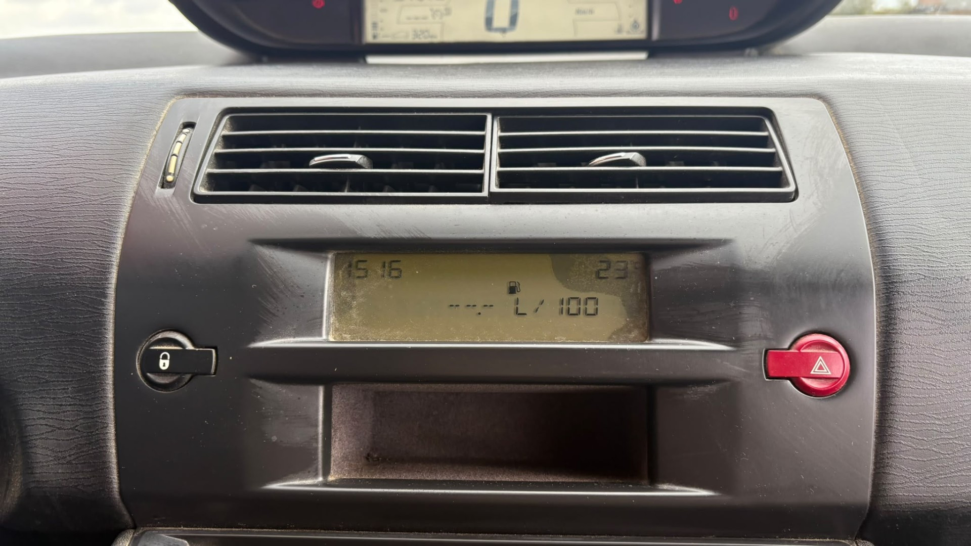 Citroën C4 COUPE 1.6 HDI 90CV REGULATEUR ATTELAGE – GARANTIE 12 MOIS — photo 23