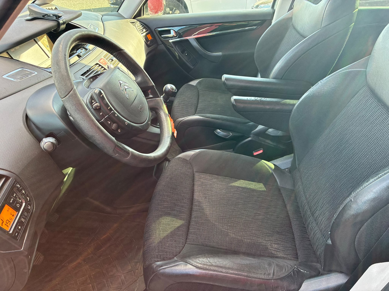 Citroën C4 Picasso 1.6 HDI 110ch Exclusive – GARANTIE 12 MOIS — photo 11