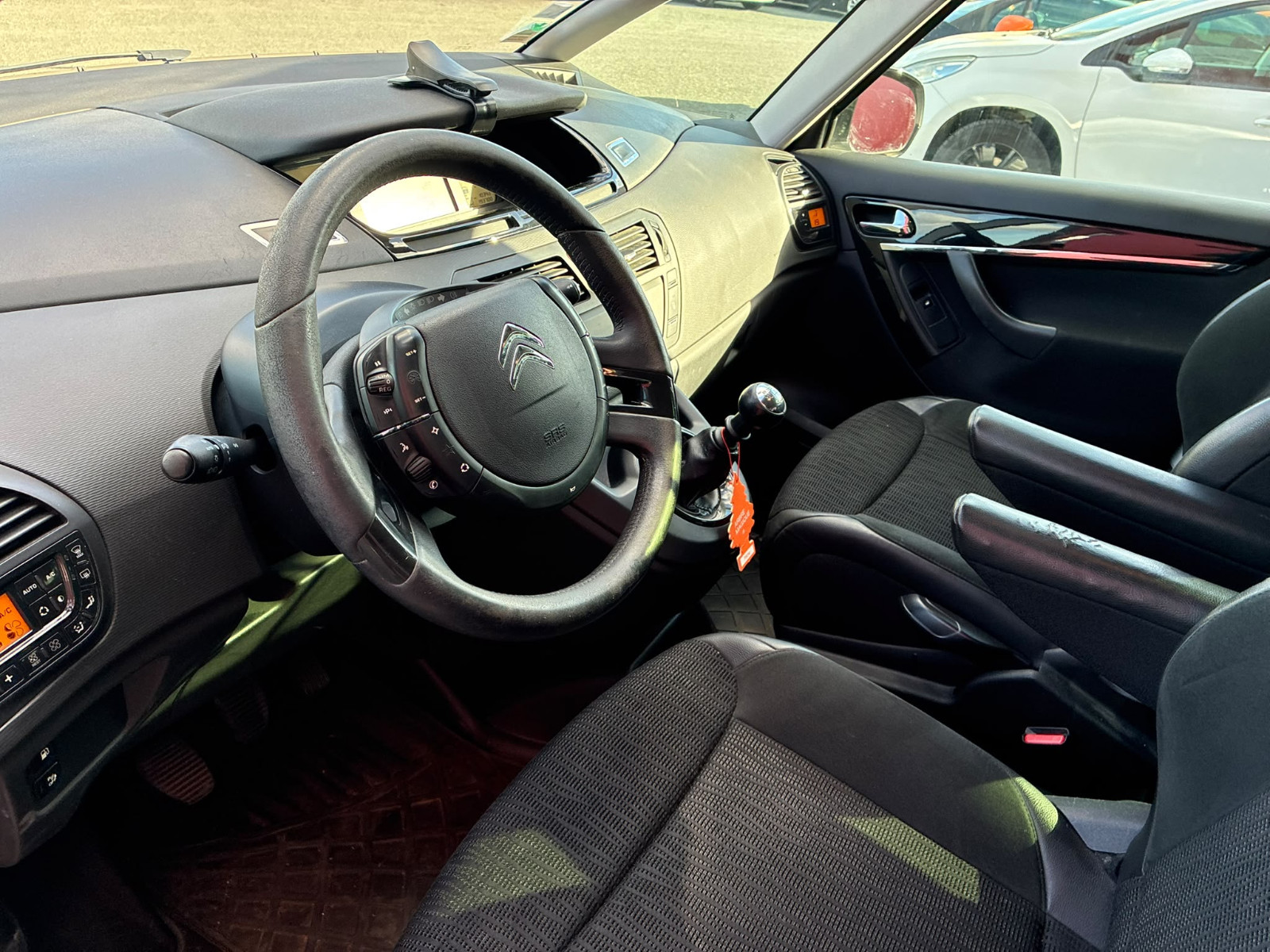 Citroën C4 Picasso 1.6 HDI 110ch Exclusive – GARANTIE 12 MOIS — photo 12