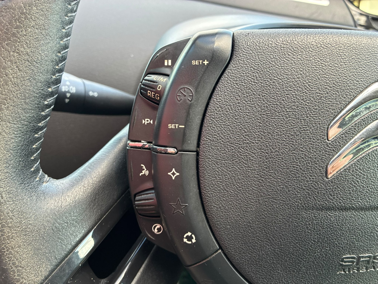 Citroën C4 Picasso 1.6 HDI 110ch Exclusive – GARANTIE 12 MOIS — photo 22
