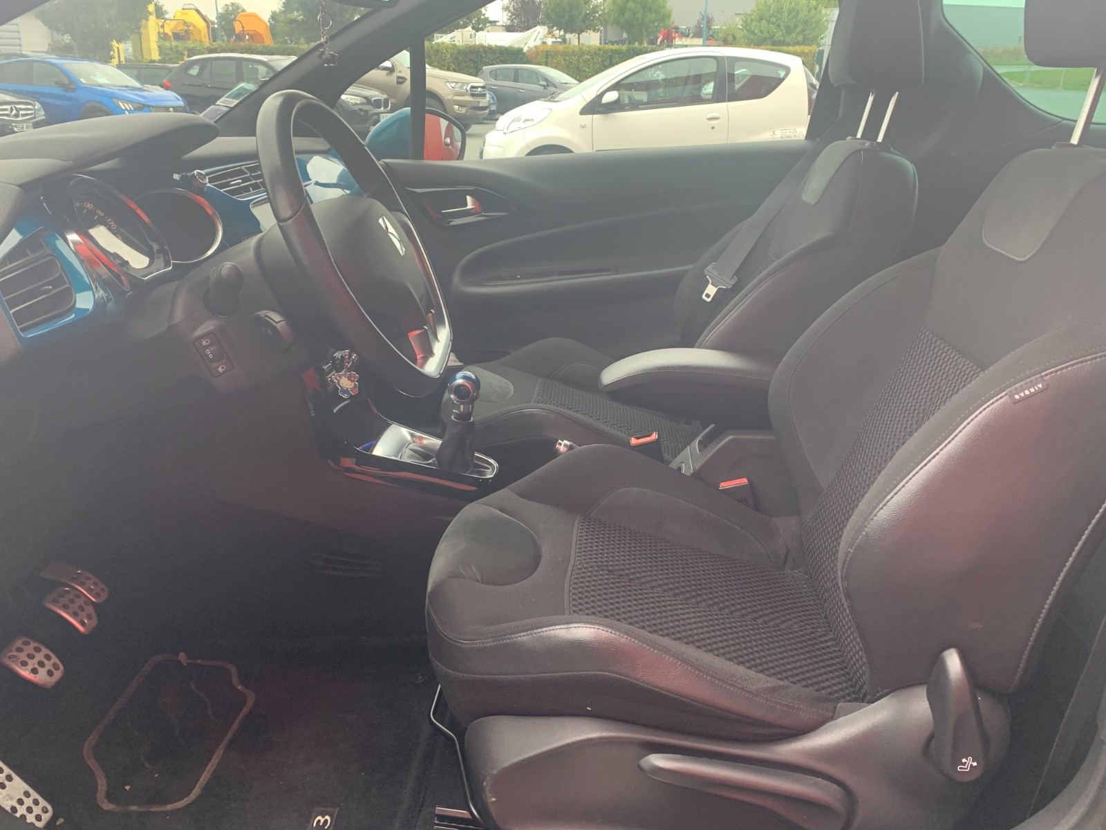 Citroën DS3 EMERAUDE ADDICT 110 CV ENTRETIEN CITROEN -GARANTIE 12 MOIS — photo 9
