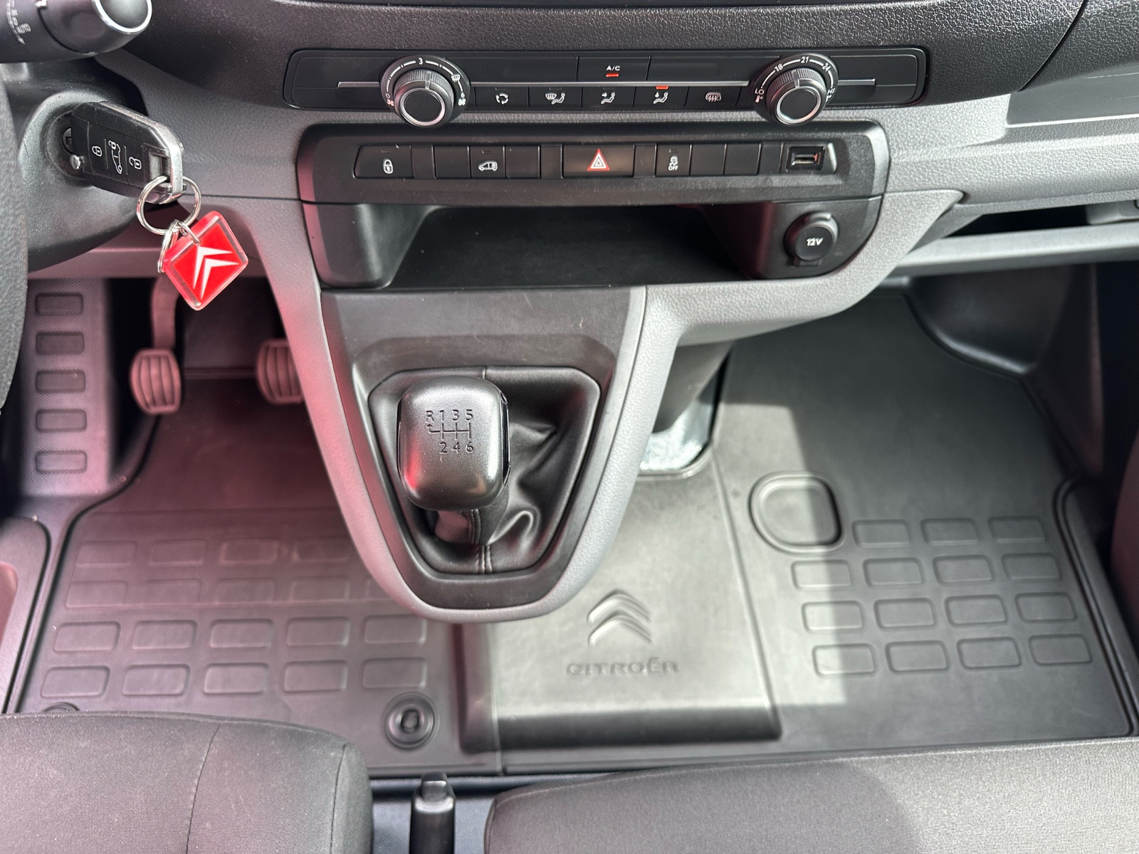 Citroën Jumpy 2.0 BHDI 150CH – GARANTIE 12 MOIS — photo 23