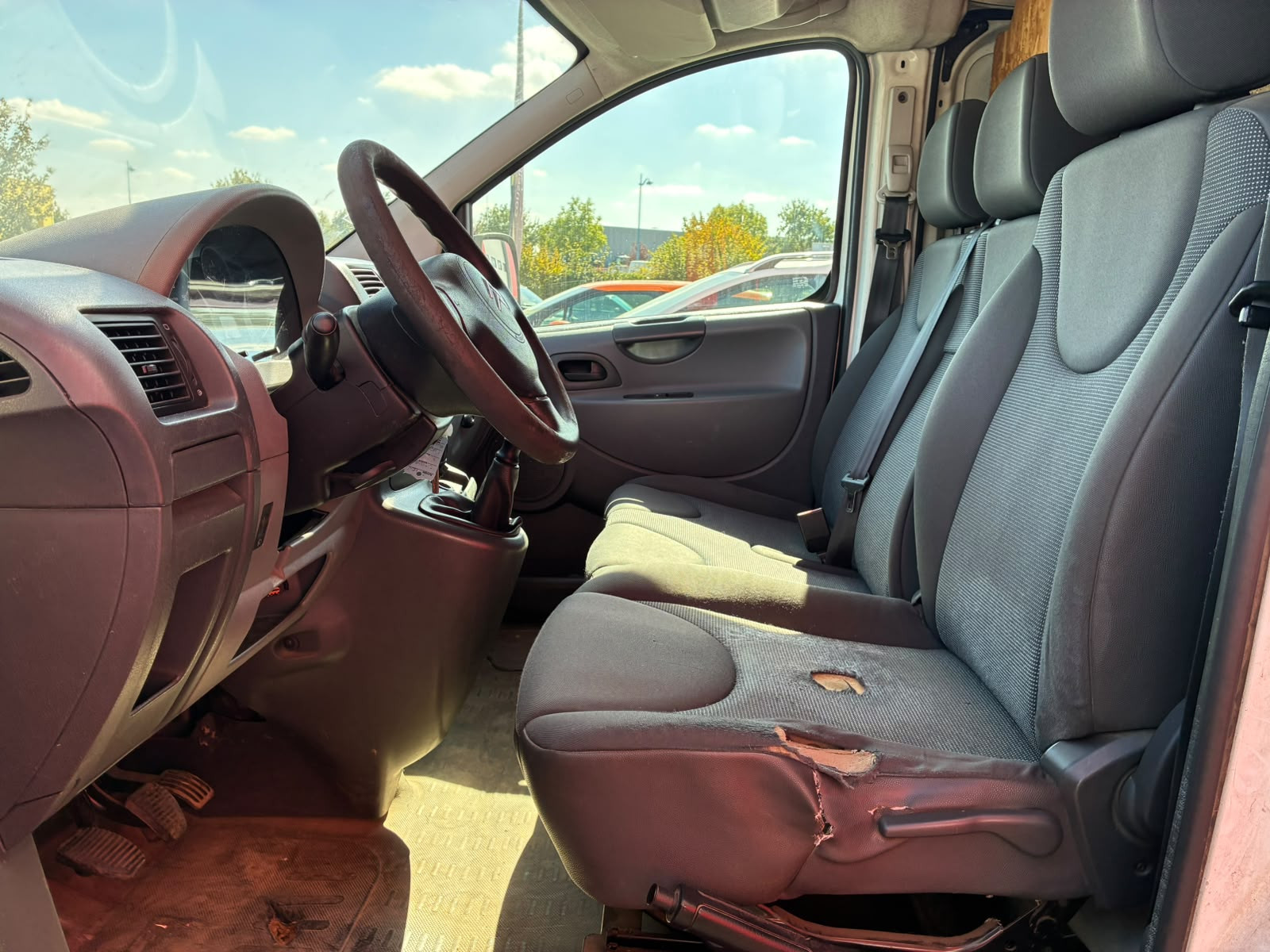 Citroën Jumpy Phase 1 Fourgon 1.6L HDI 90cv – GALERIE + ATTELAGE – GARANTIE 12 MOIS — photo 9