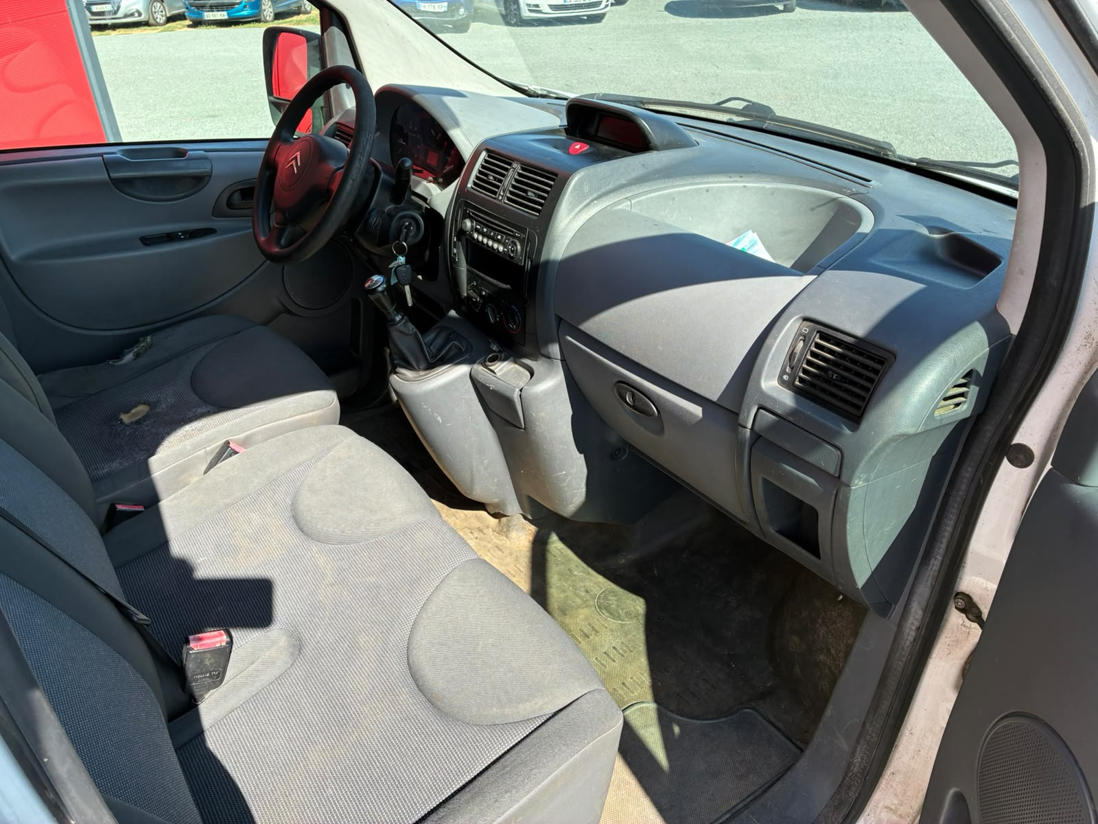 Citroën Jumpy Phase 1 Fourgon 1.6L HDI 90cv – GALERIE + ATTELAGE – GARANTIE 12 MOIS — photo 12