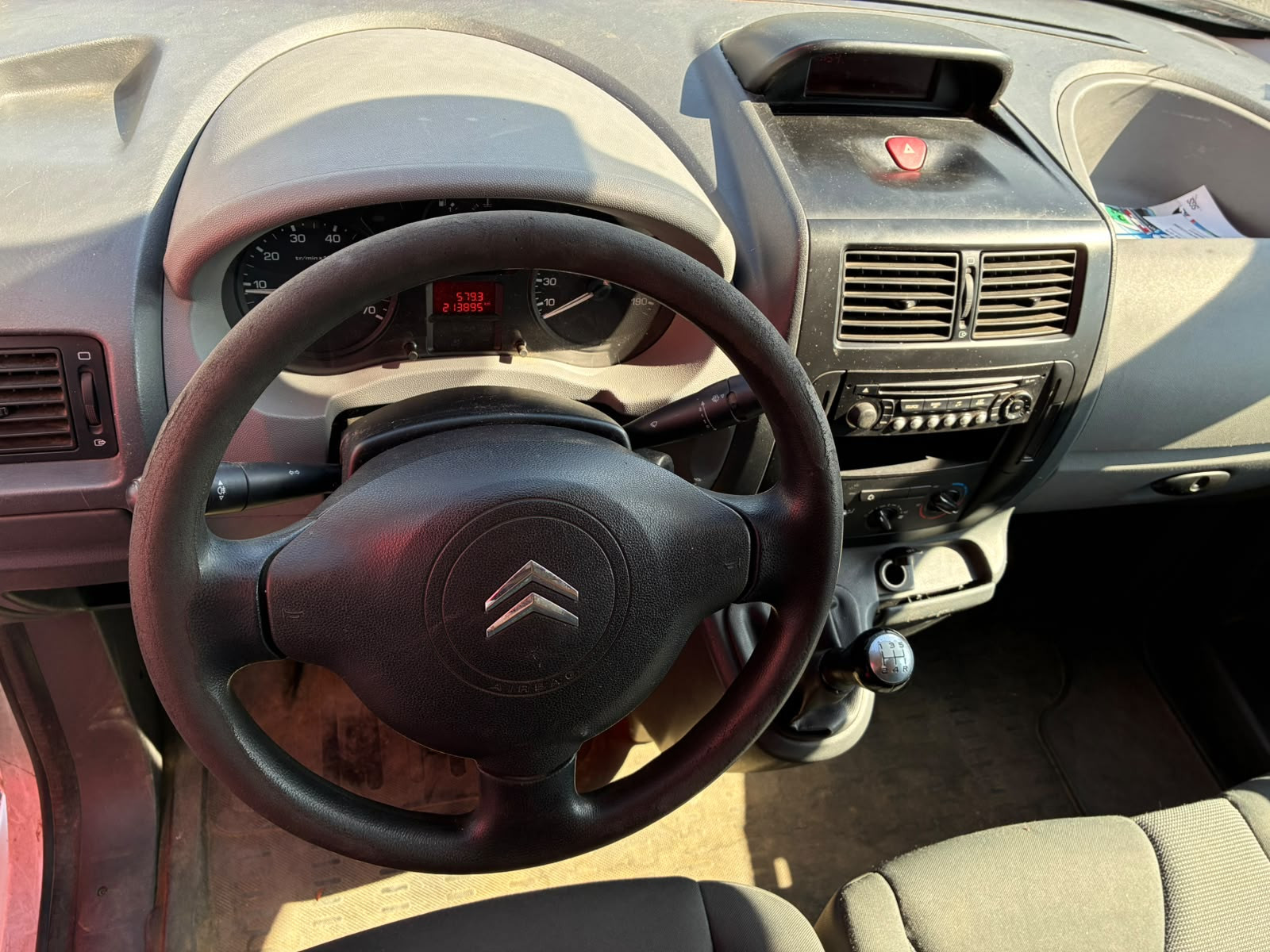 Citroën Jumpy Phase 1 Fourgon 1.6L HDI 90cv – GALERIE + ATTELAGE – GARANTIE 12 MOIS — photo 17