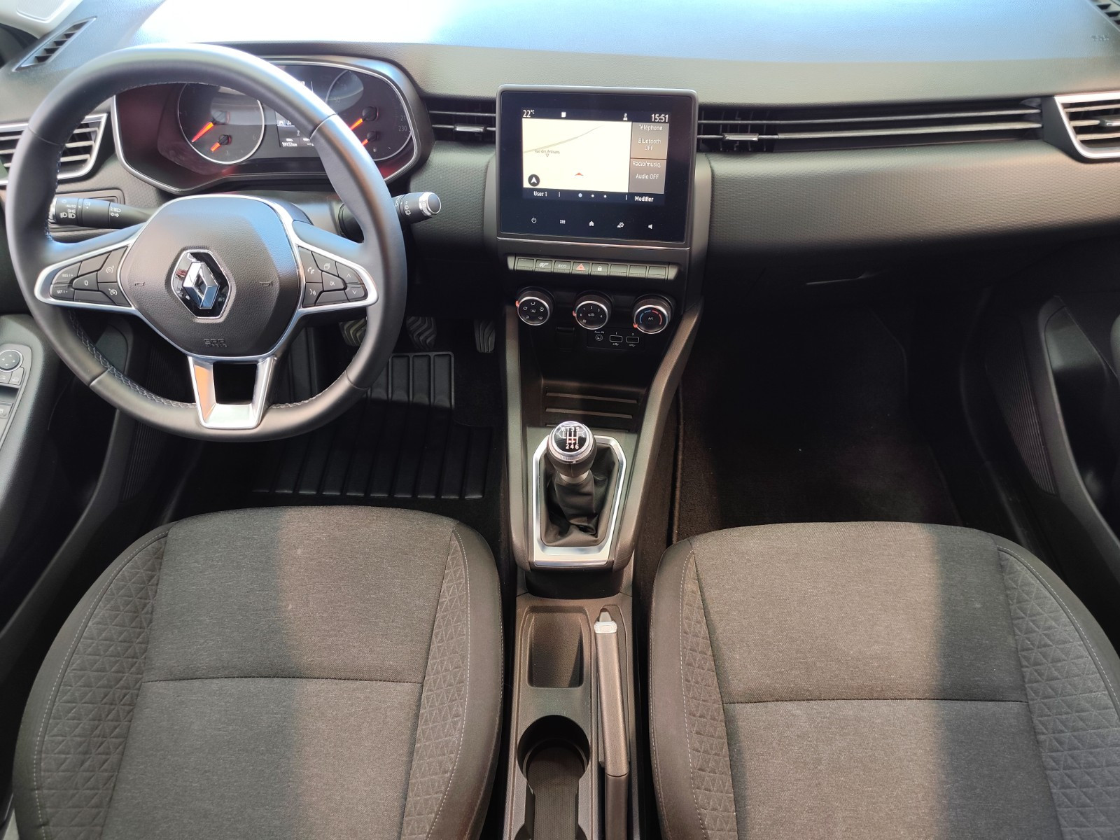 Renault CLIO BLUE DCI 85 BUSINESS - vue 1