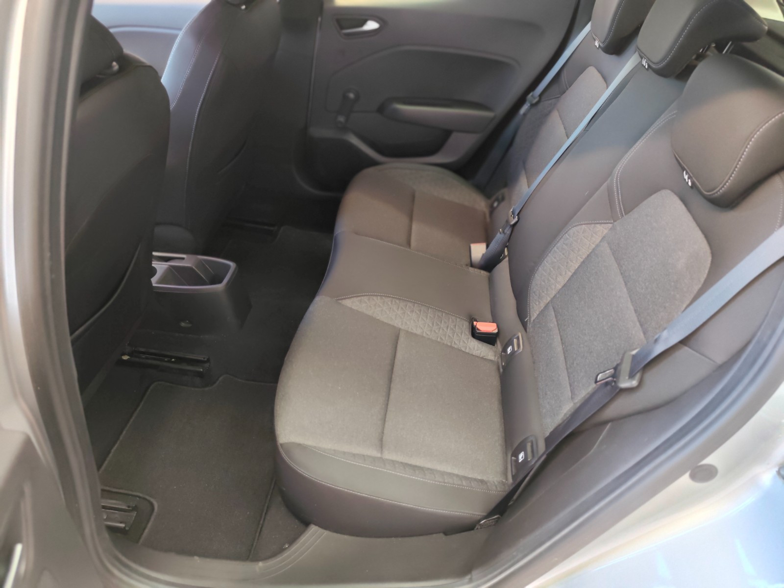 Renault CLIO BLUE DCI 85 BUSINESS - vue 1
