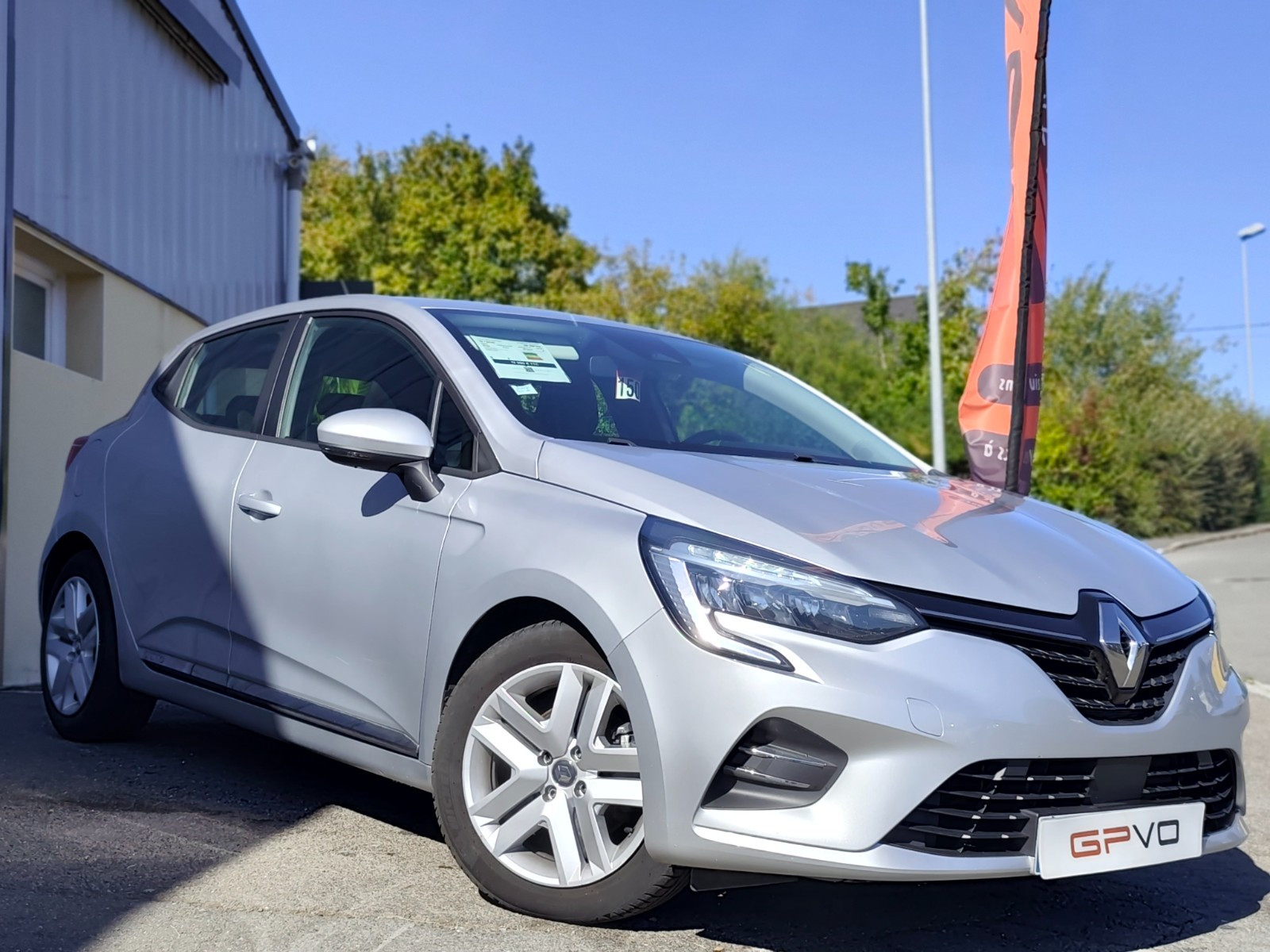Renault CLIO BLUE DCI 85 BUSINESS - vue 1