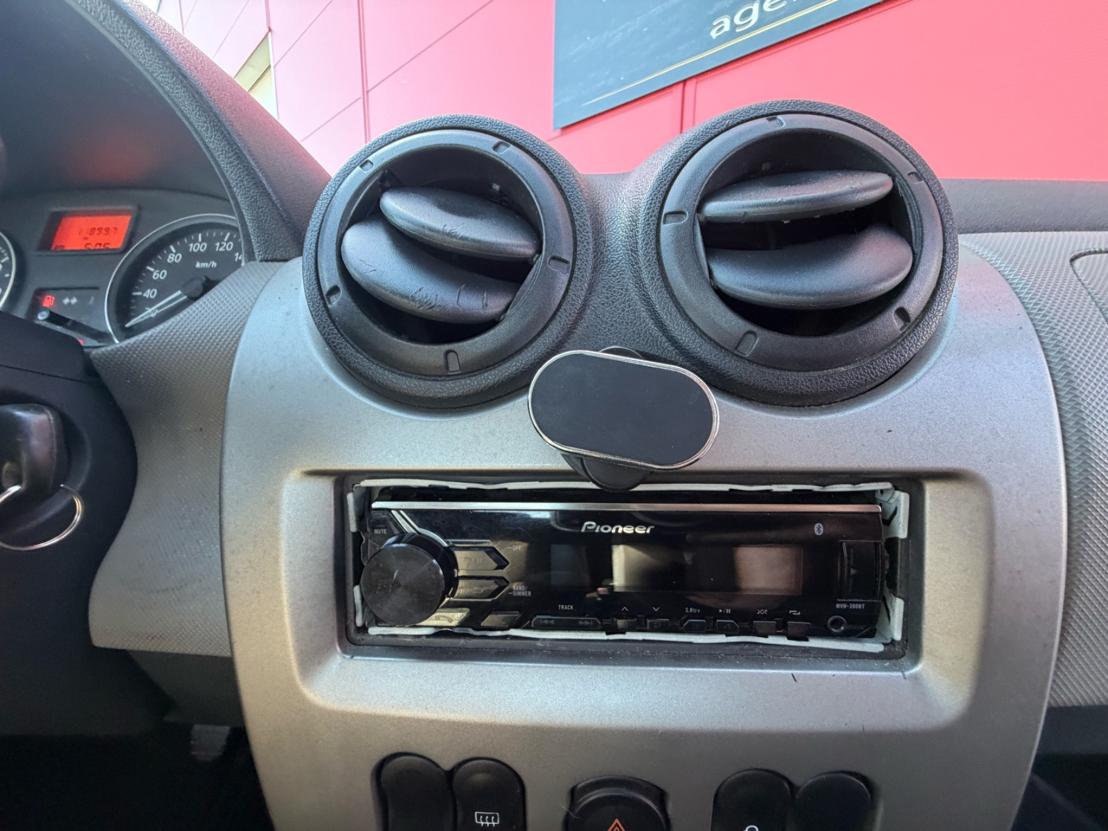 DACIA SANDERO Ambiance 1.4 MPI 75 CV – Pack clim – GARANTIE 12 MOIS — photo 15