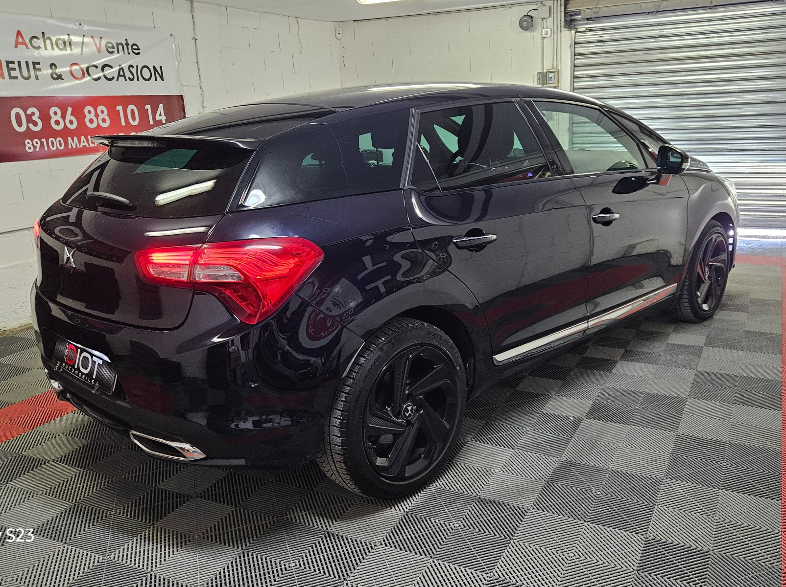 DS DS 5 - vue 1