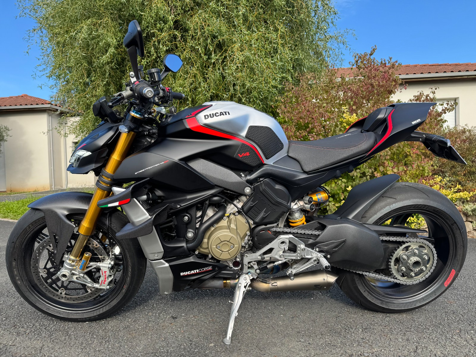 DUCATI STREETFIGHTER
