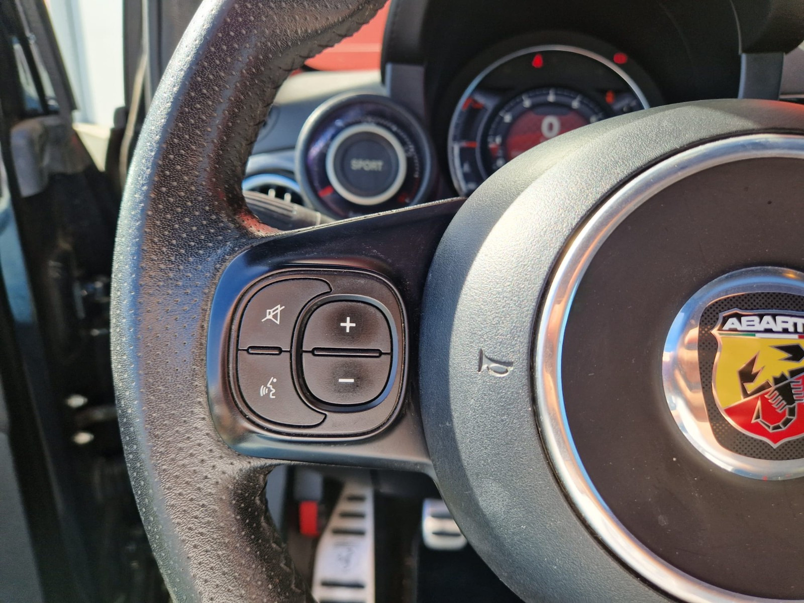 ABARTH 595 1.4 T-JET 145CV – GARANTIE 12 MOIS — photo 26