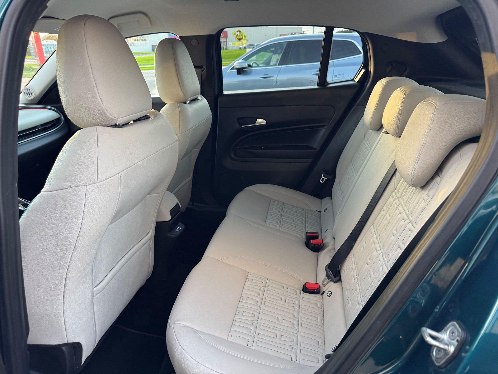 Fiat 600 HYBRID LA PRIMA 100 CH - vue 1