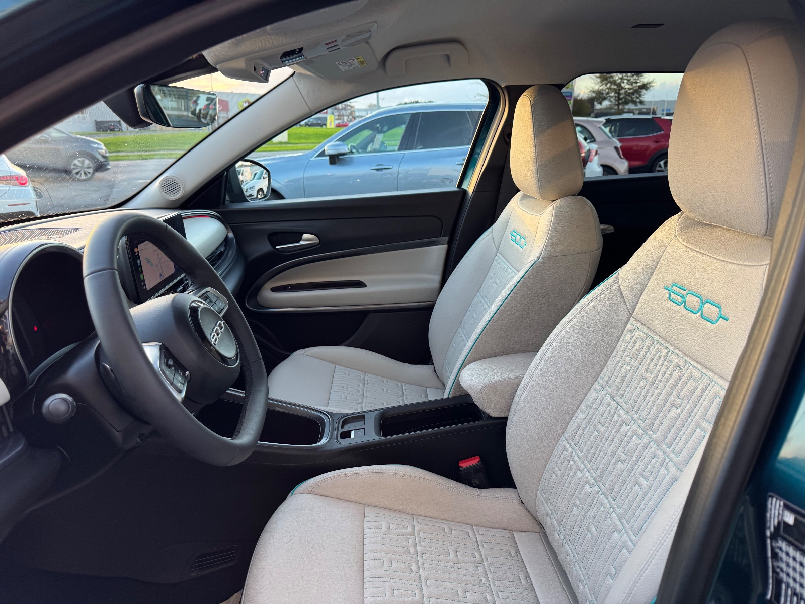 Fiat 600 HYBRID LA PRIMA 100 CH - vue 1