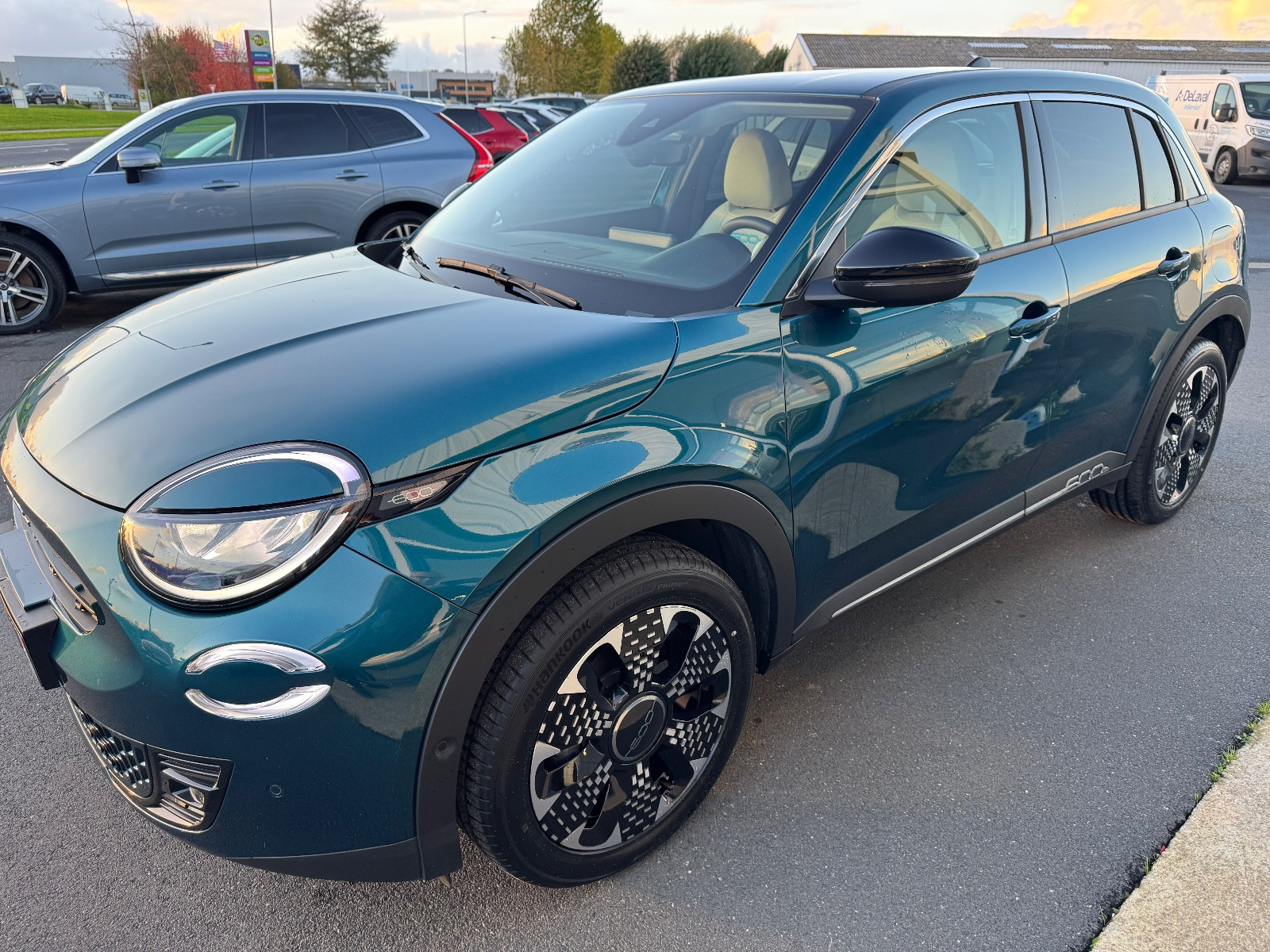 Fiat 600 HYBRID LA PRIMA 100 CH - vue 1