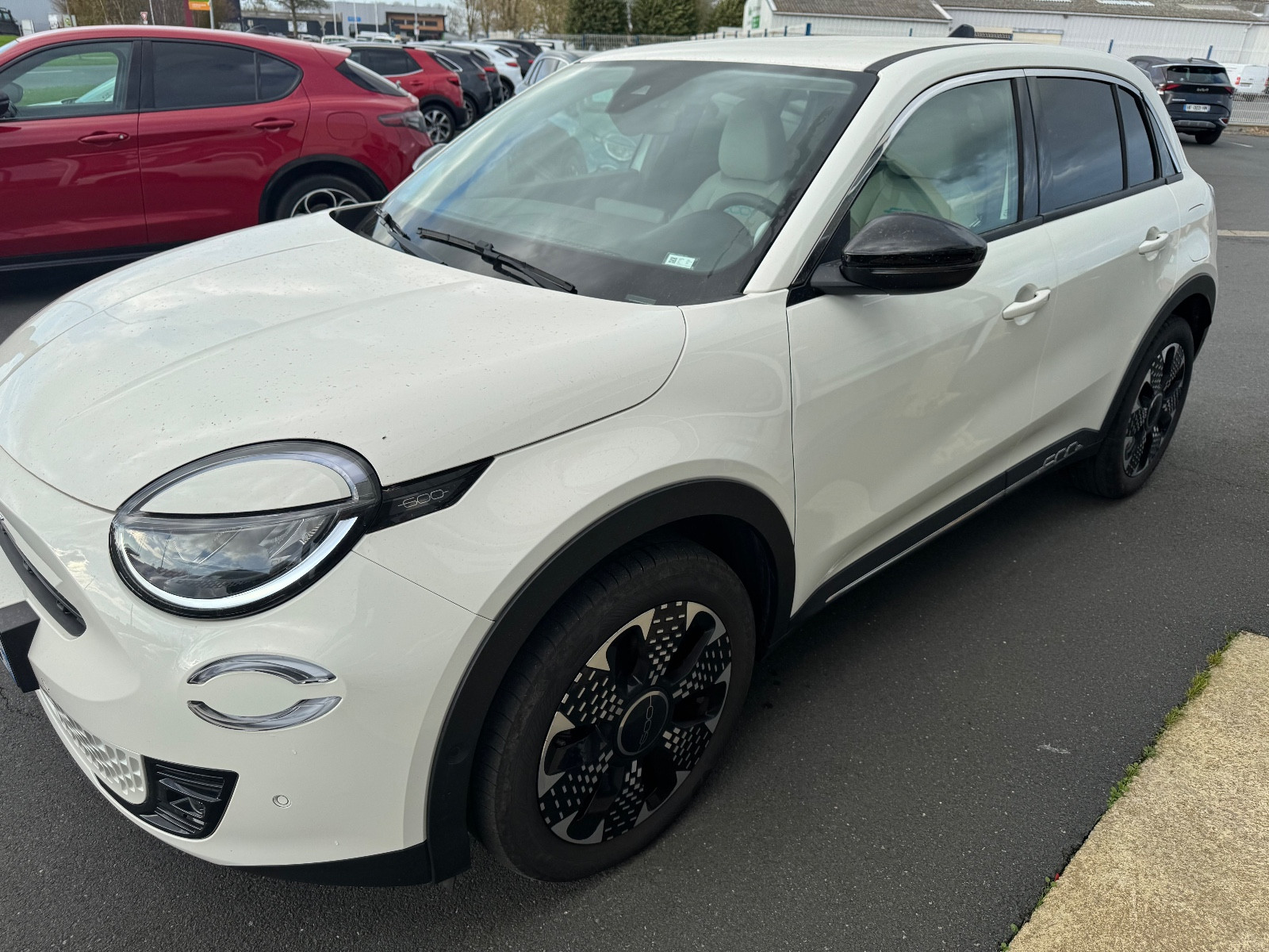 Fiat 600 HYBRID EDCT6 100 CH - vue 1