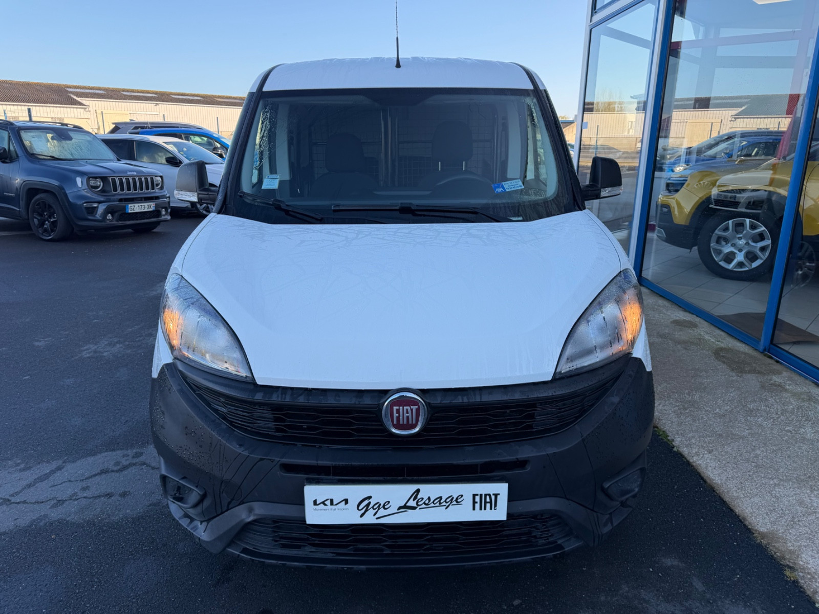 Fiat Doblo 1.6L Mjt 90 Ch - vue 1