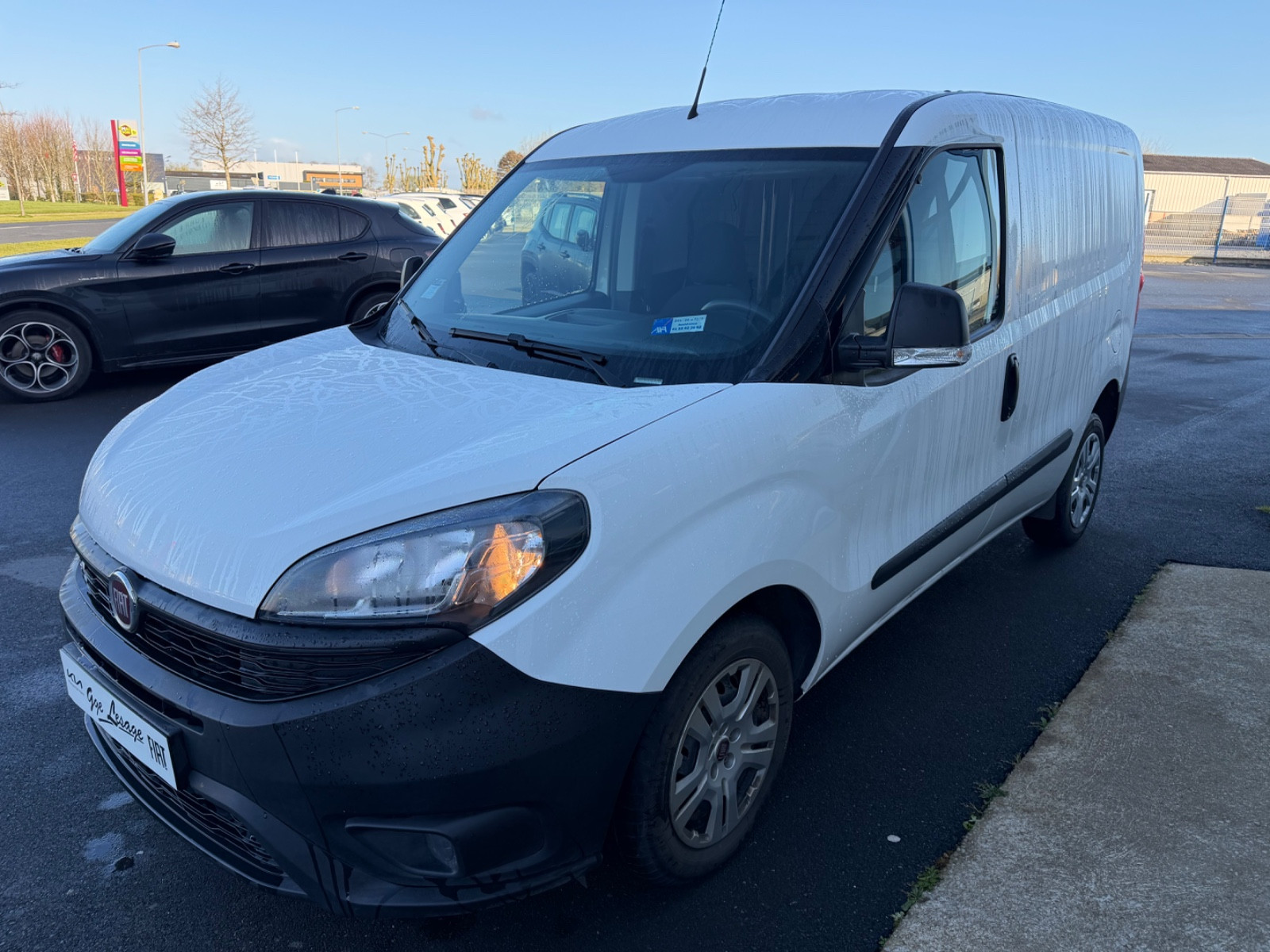 Fiat Doblo 1.6L Mjt 90 Ch - vue 1